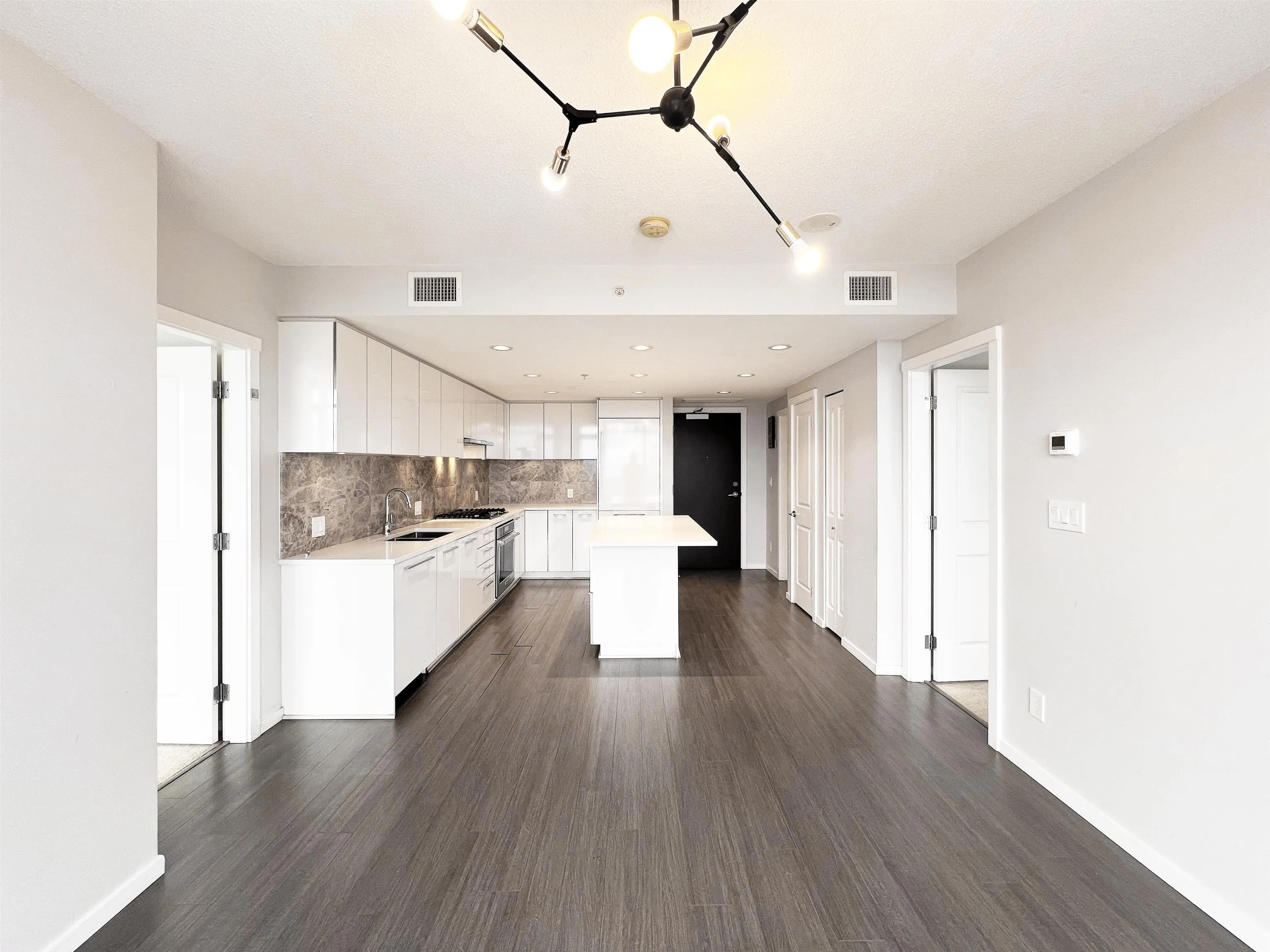 3307 6700 Dunblane Avenue