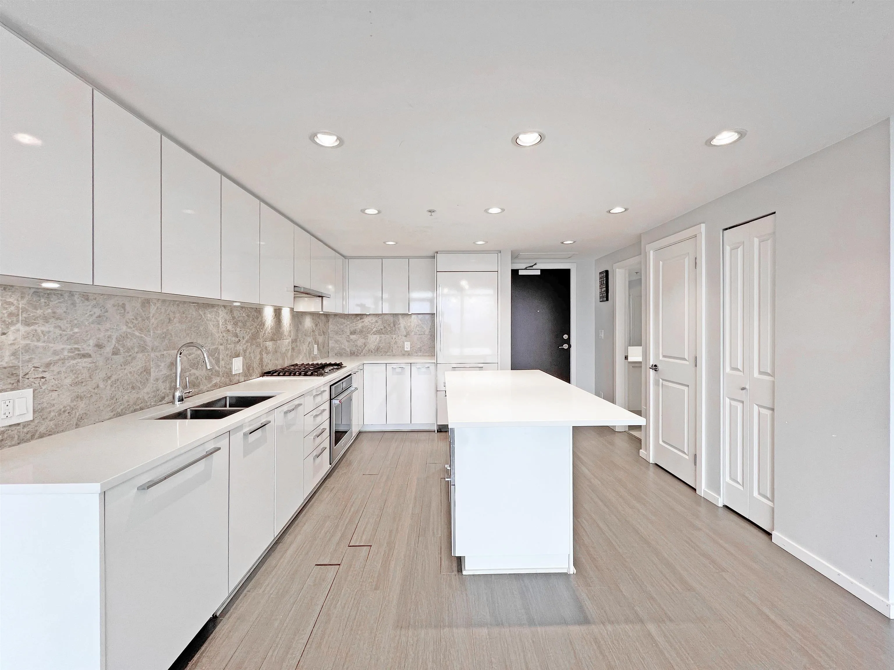 3307 6700 Dunblane Avenue