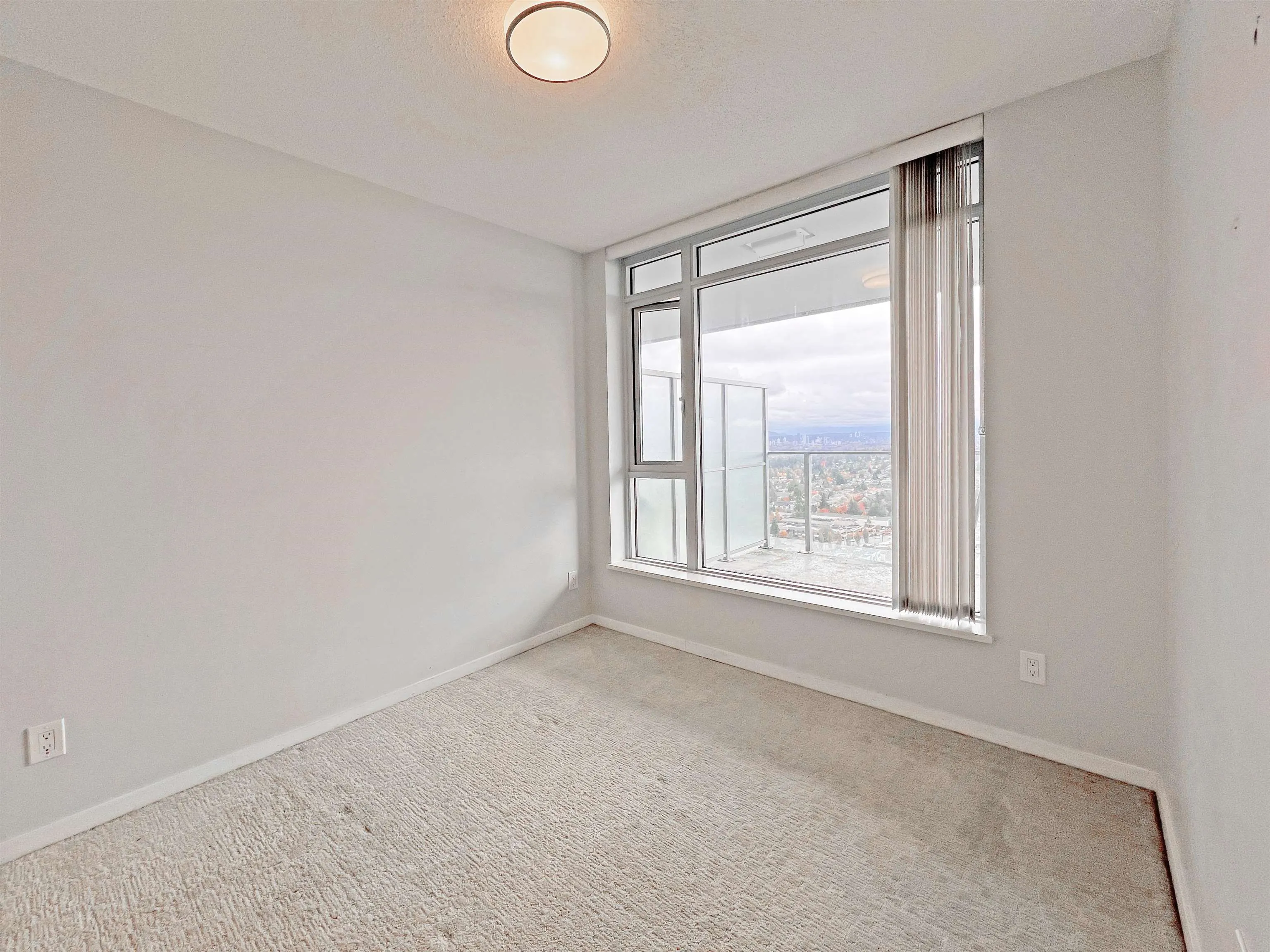 3307 6700 Dunblane Avenue