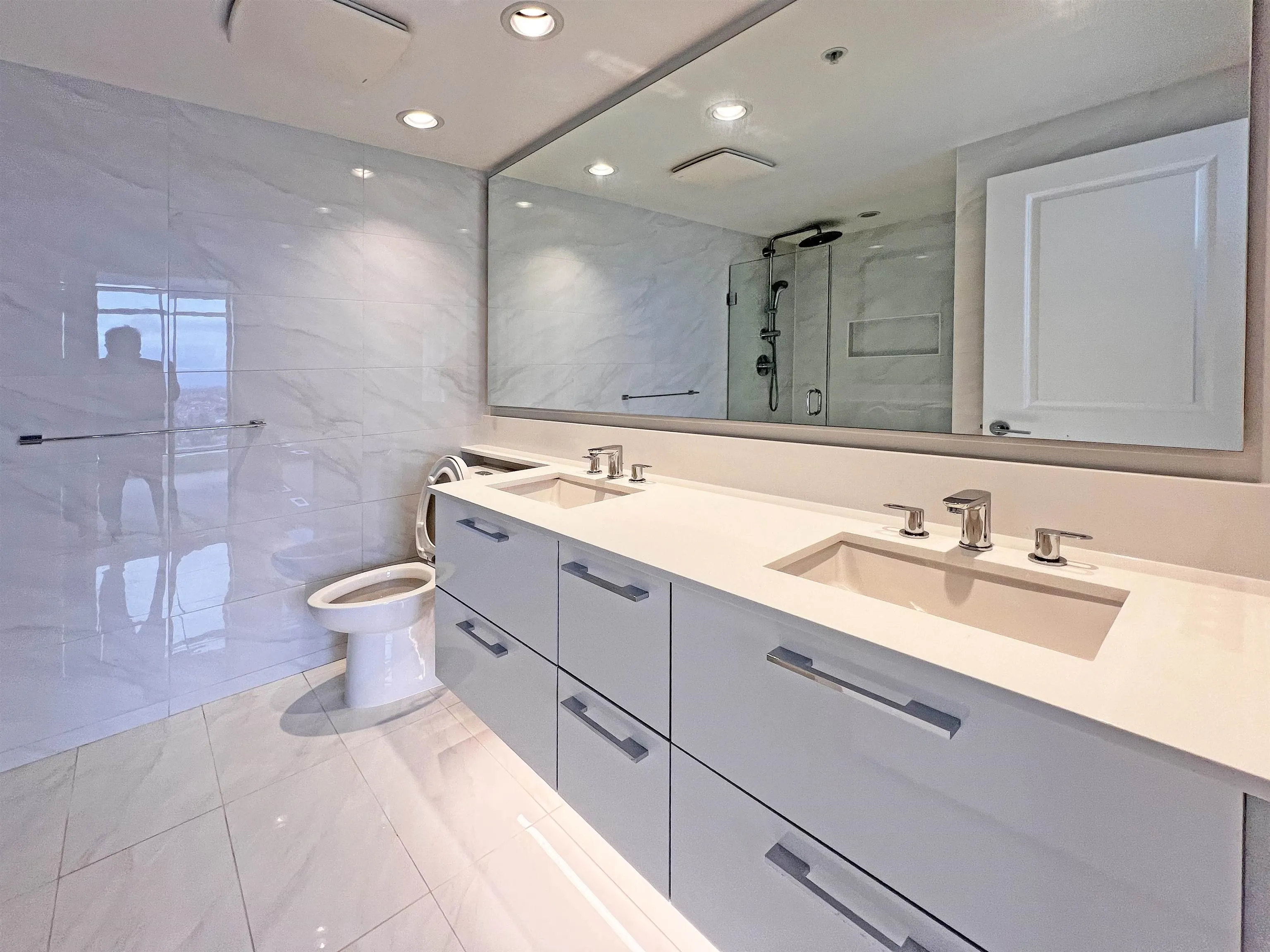 3307 6700 Dunblane Avenue