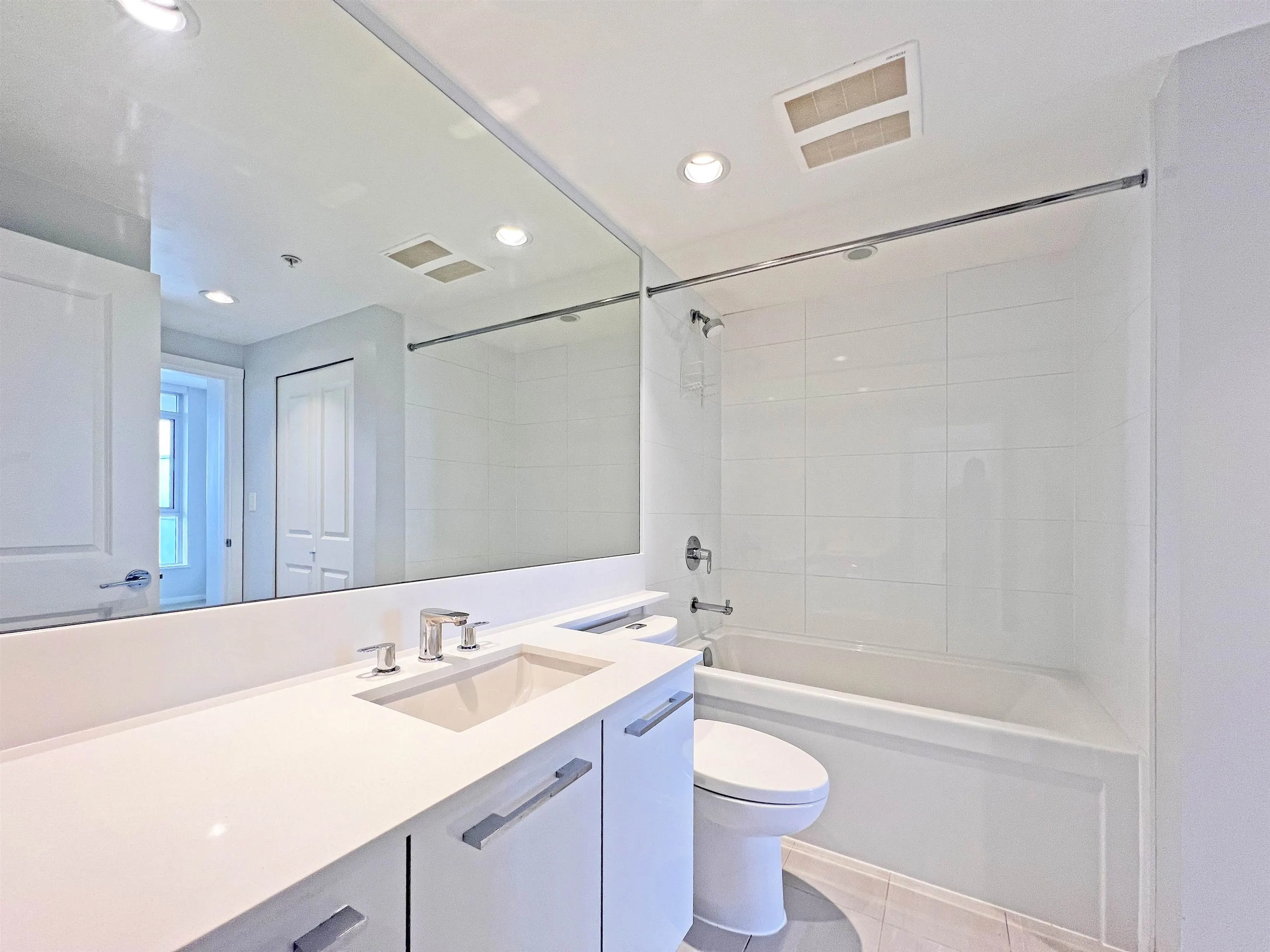 3307 6700 Dunblane Avenue