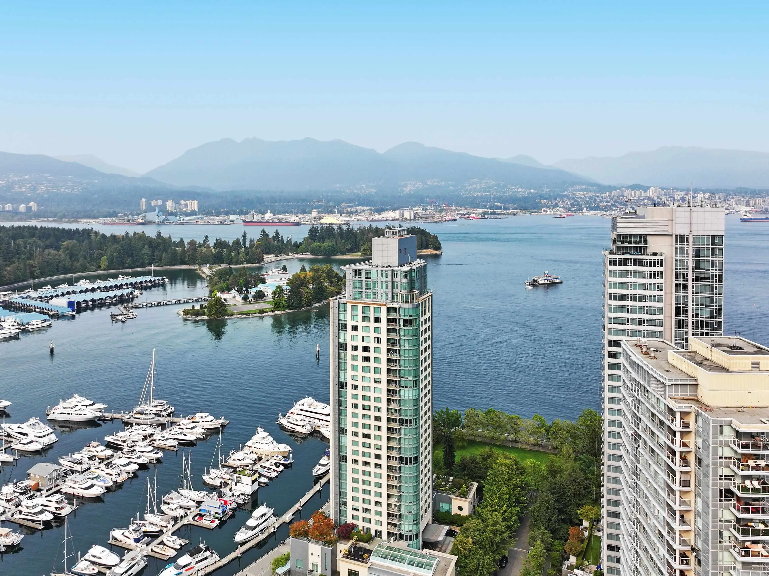 2502 323 Jervis Street