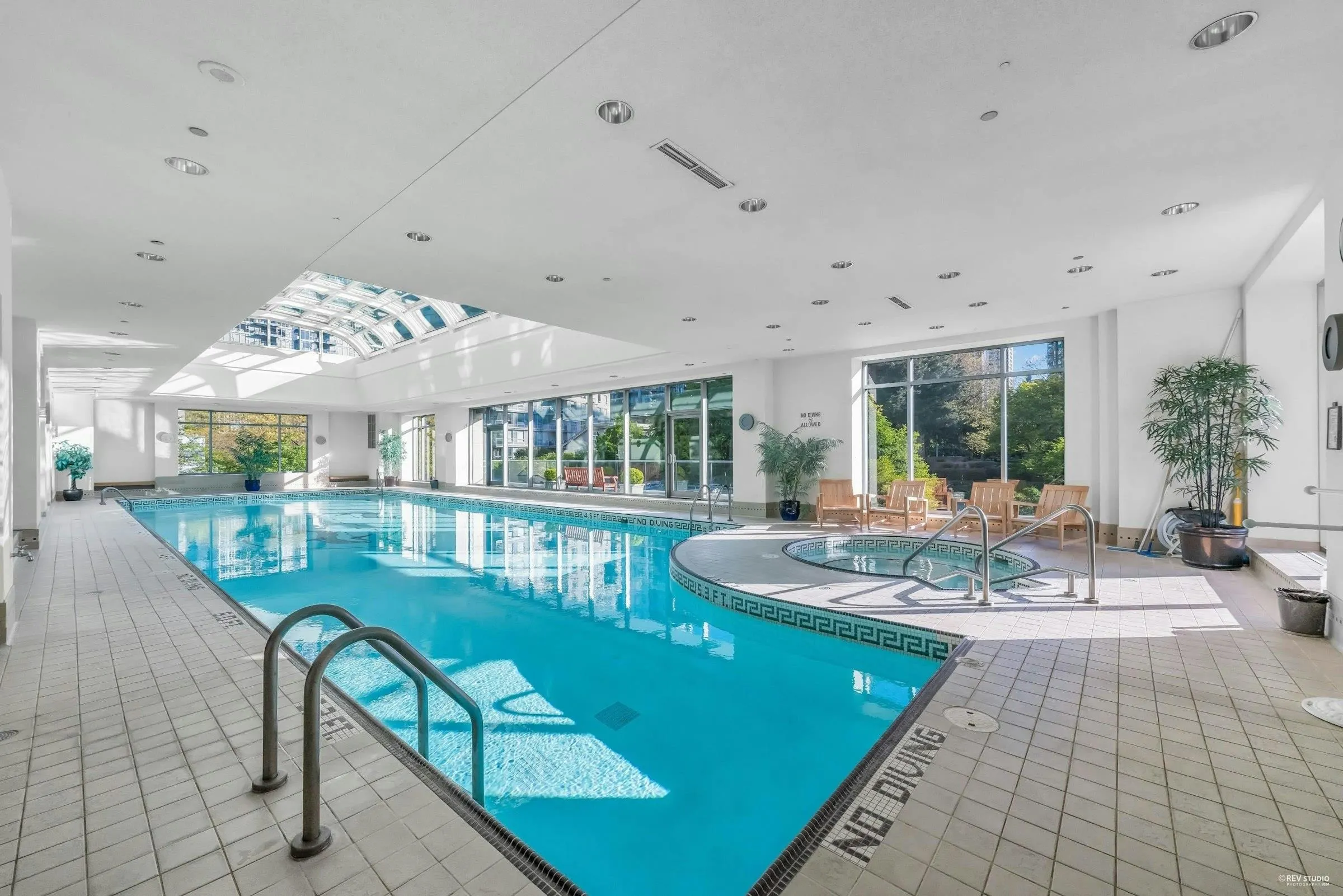 2502 323 Jervis Street