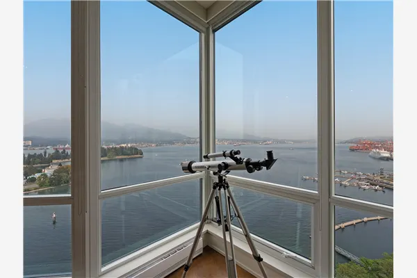 2502 323 Jervis Street