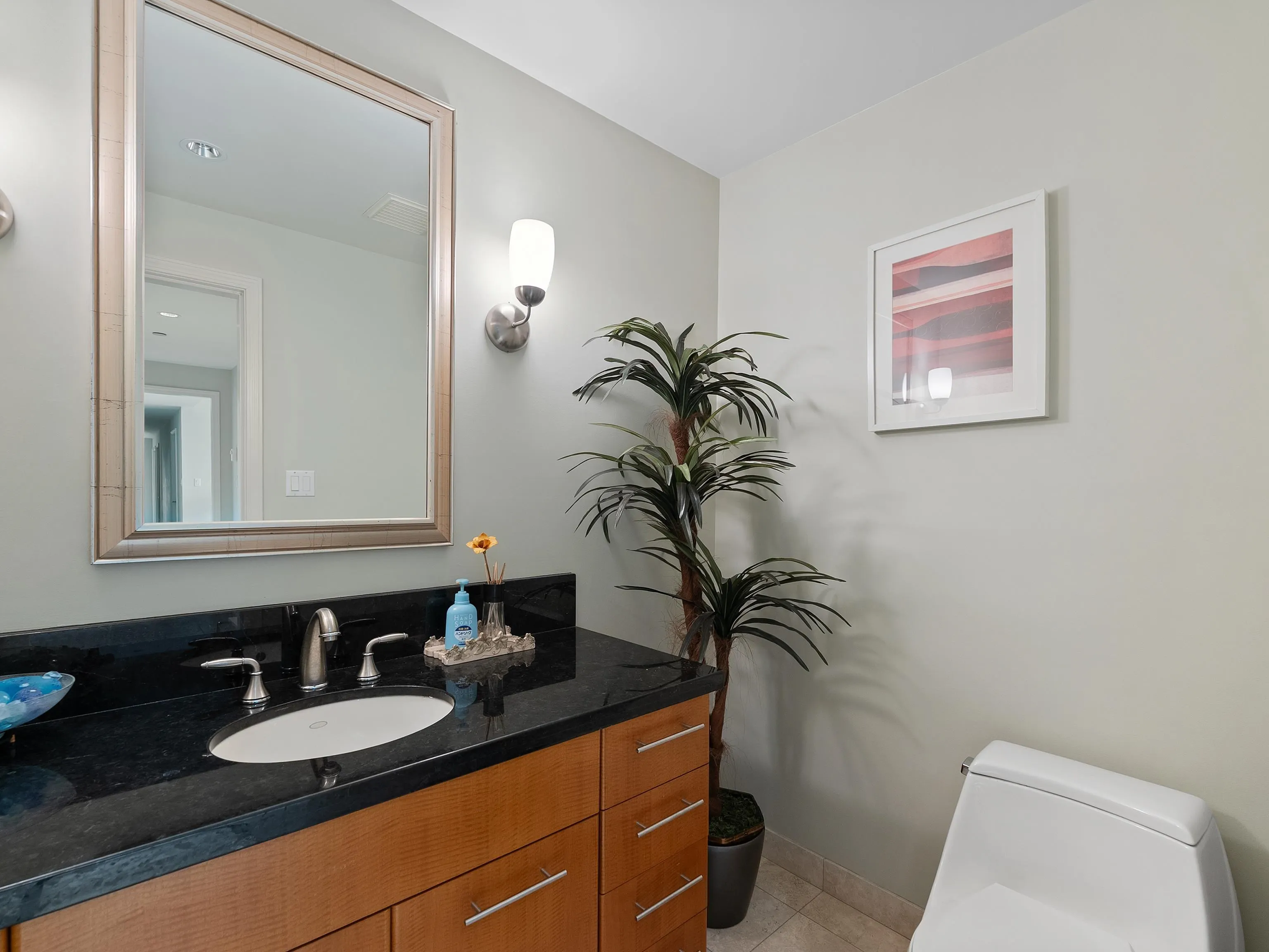 2502 323 Jervis Street