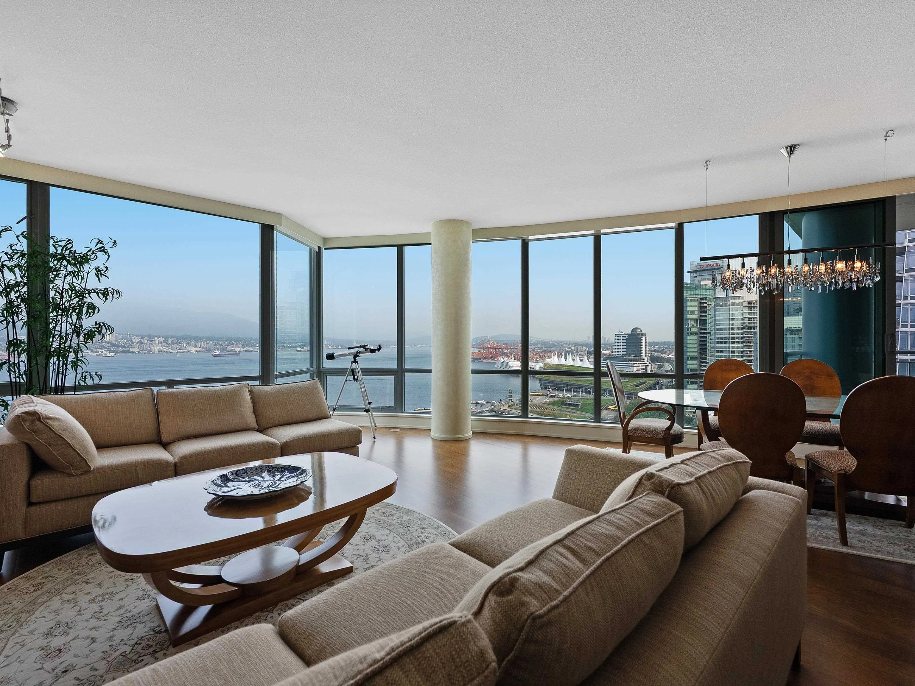 2502 323 Jervis Street