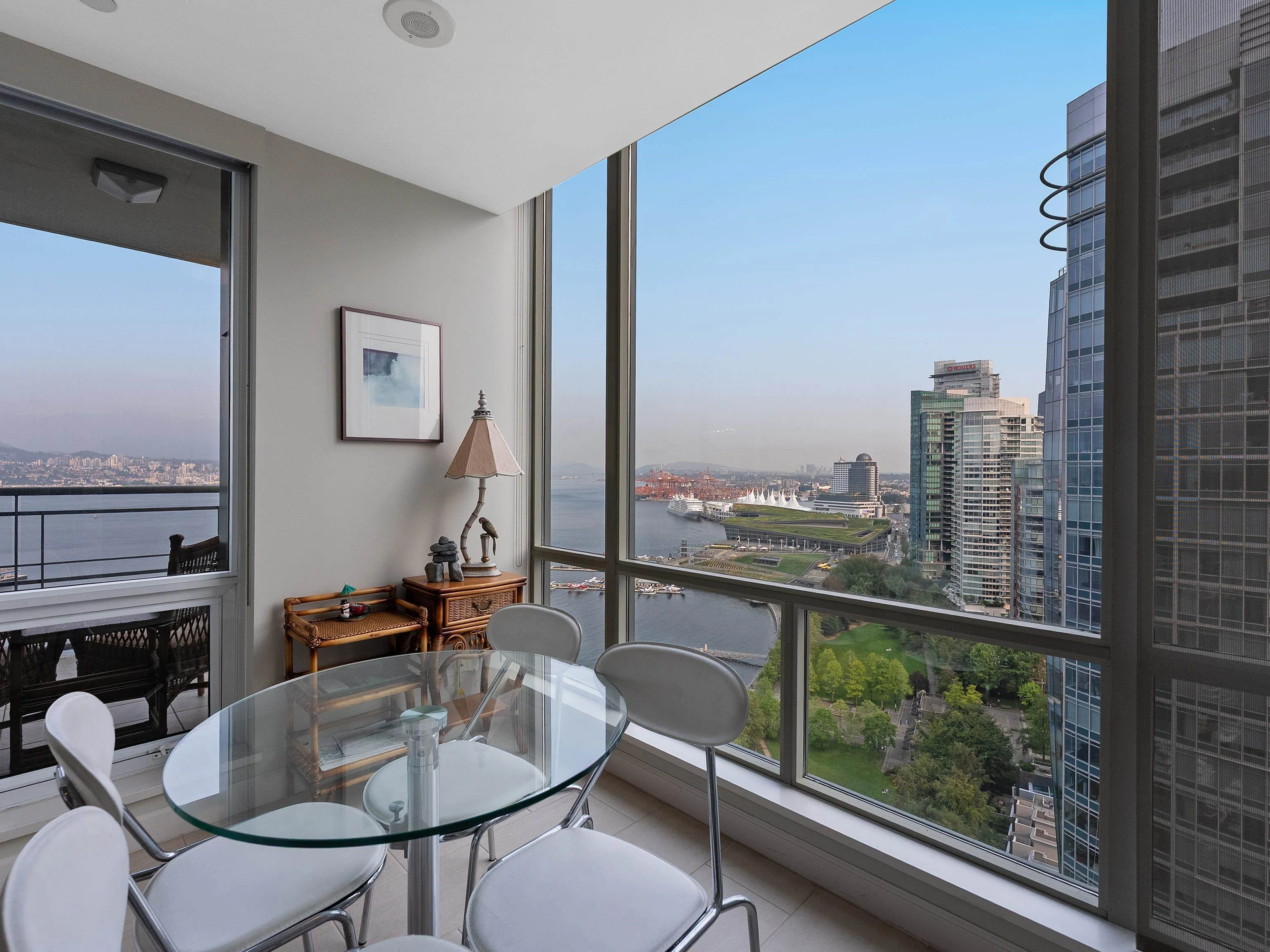 2502 323 Jervis Street