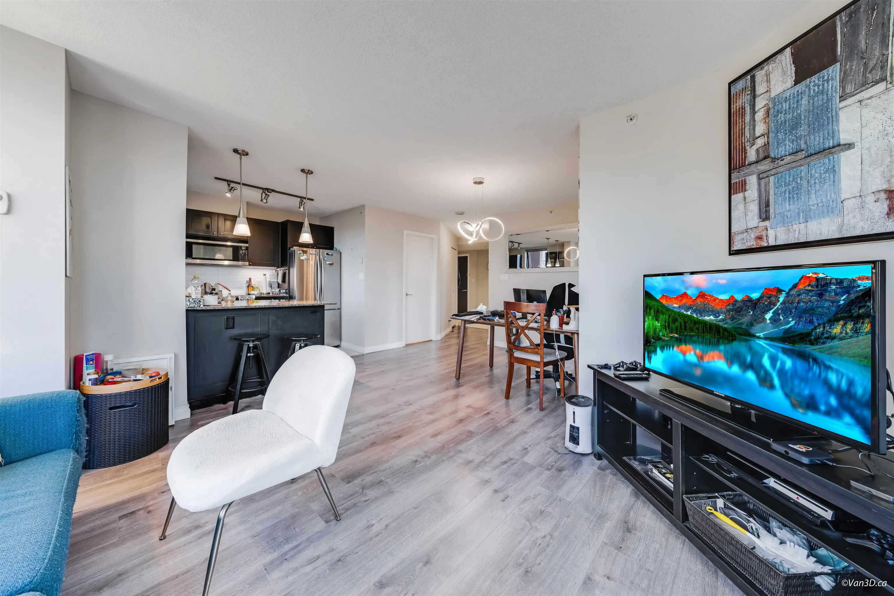 301 7225 Acorn Avenue