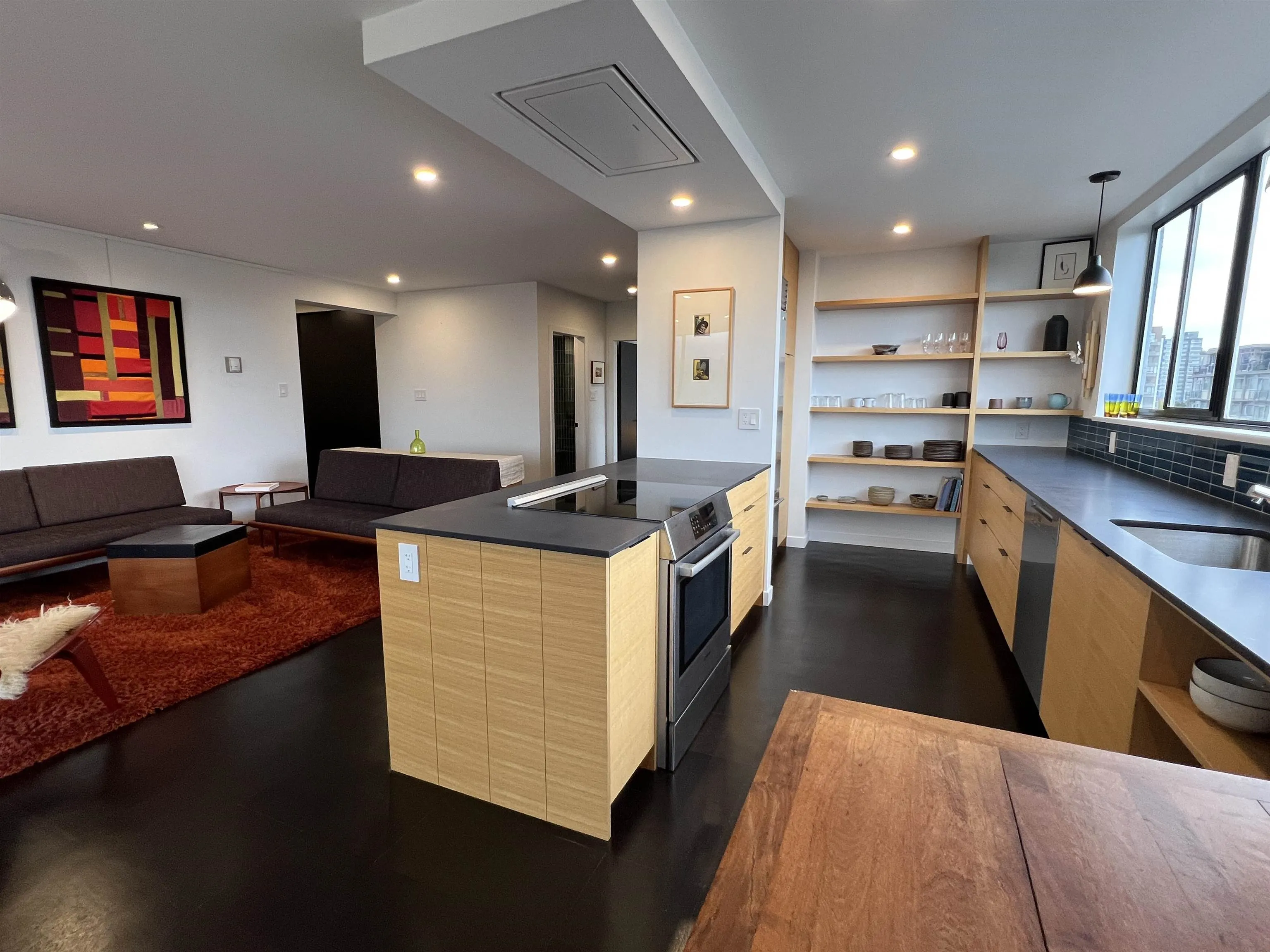 901 710 Chilco Street