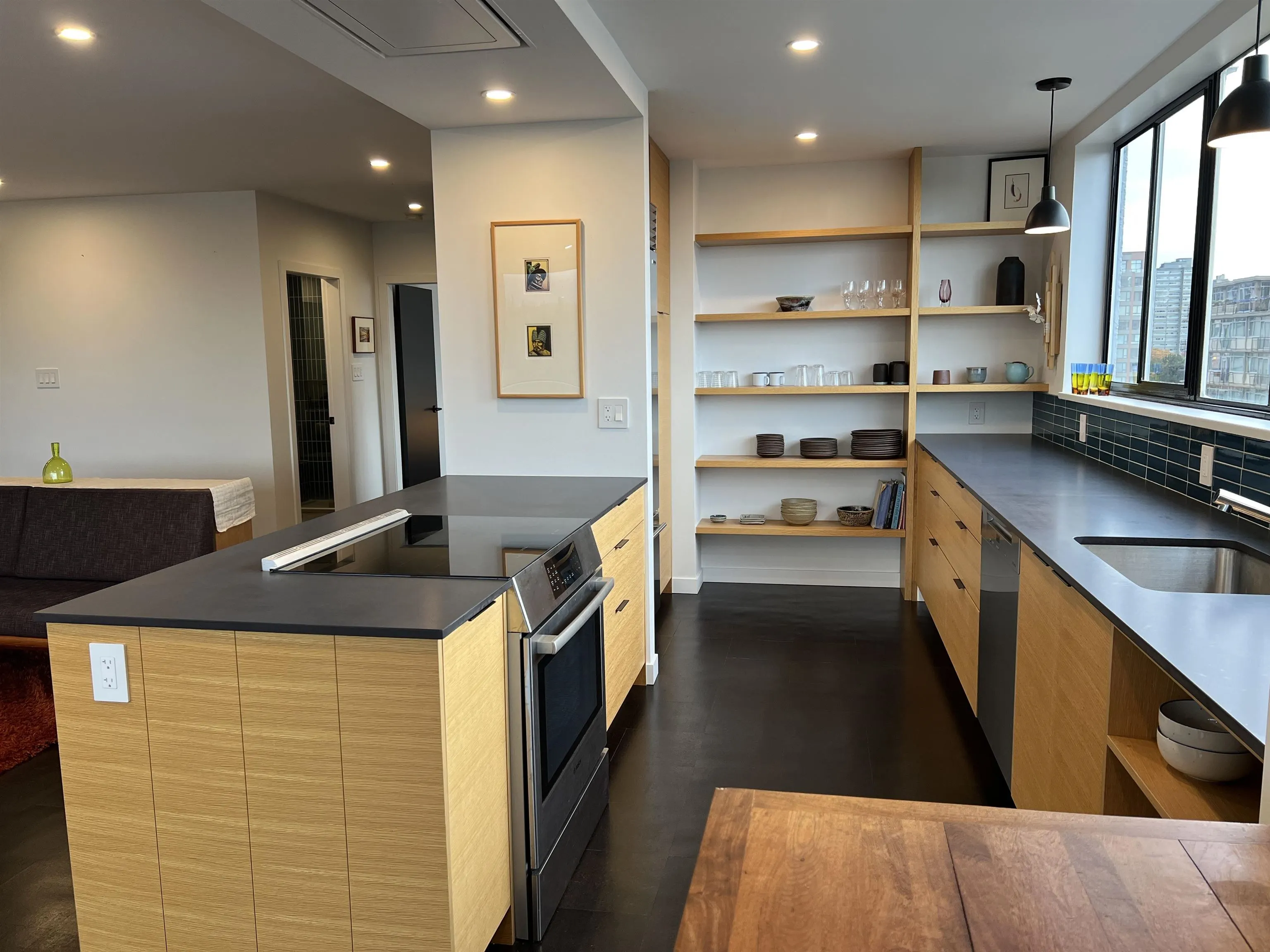 901 710 Chilco Street