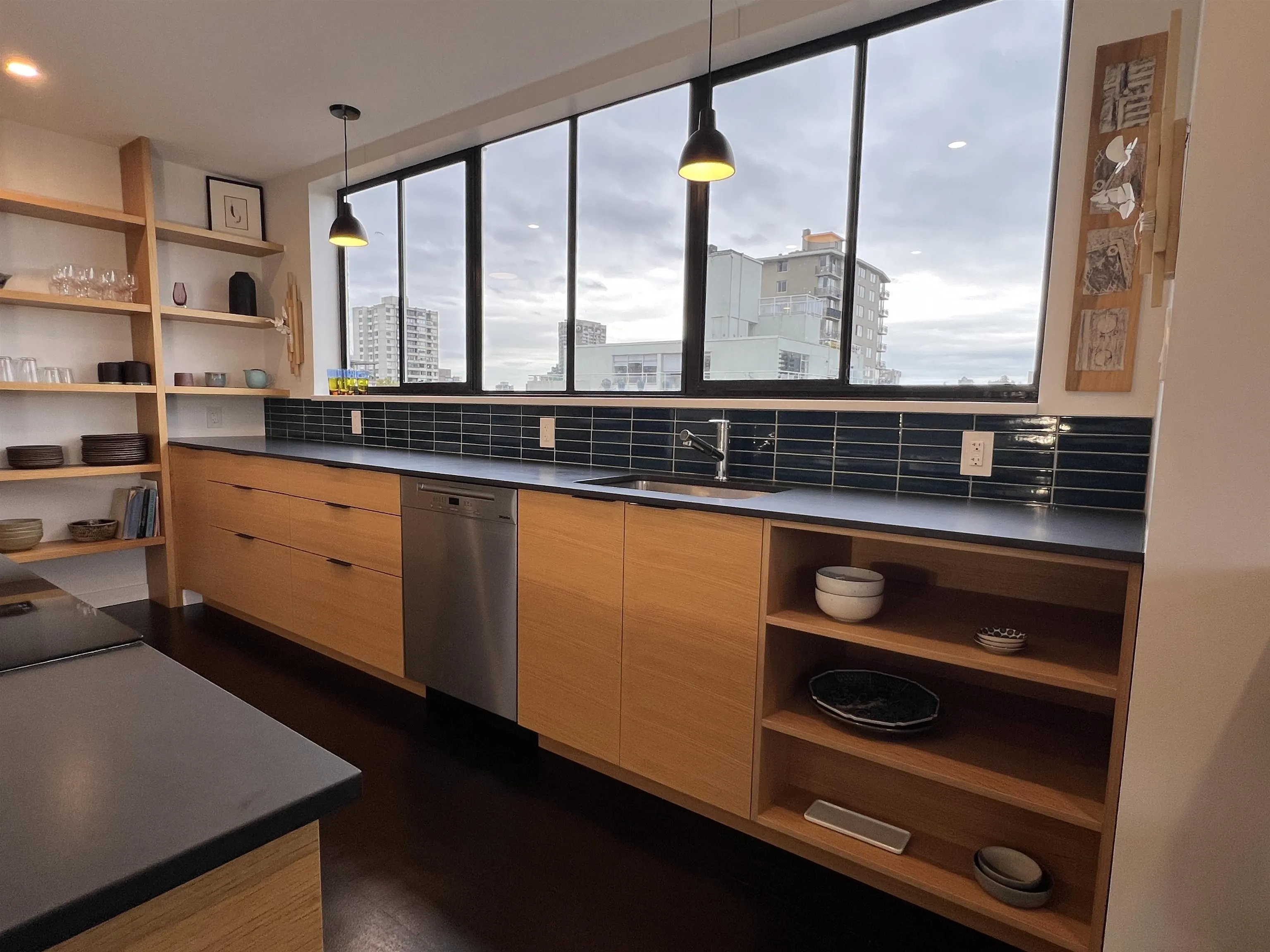 901 710 Chilco Street