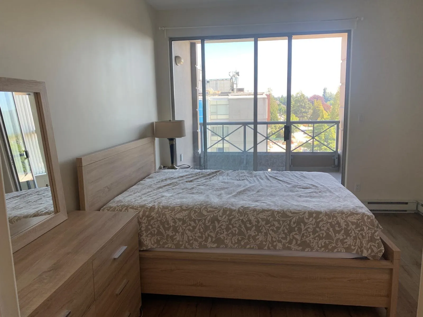 1004 160 E 13th Street