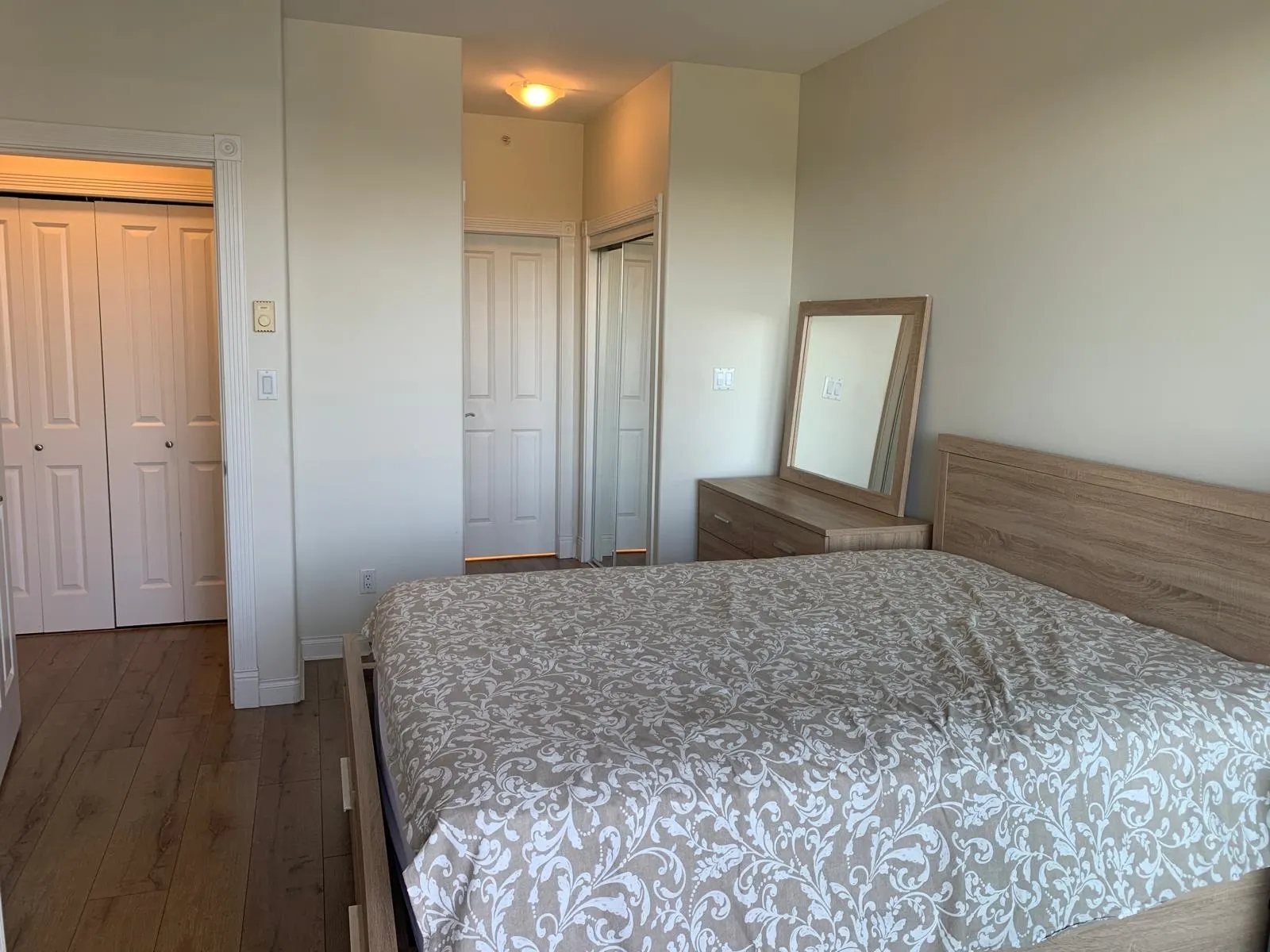 1004 160 E 13th Street