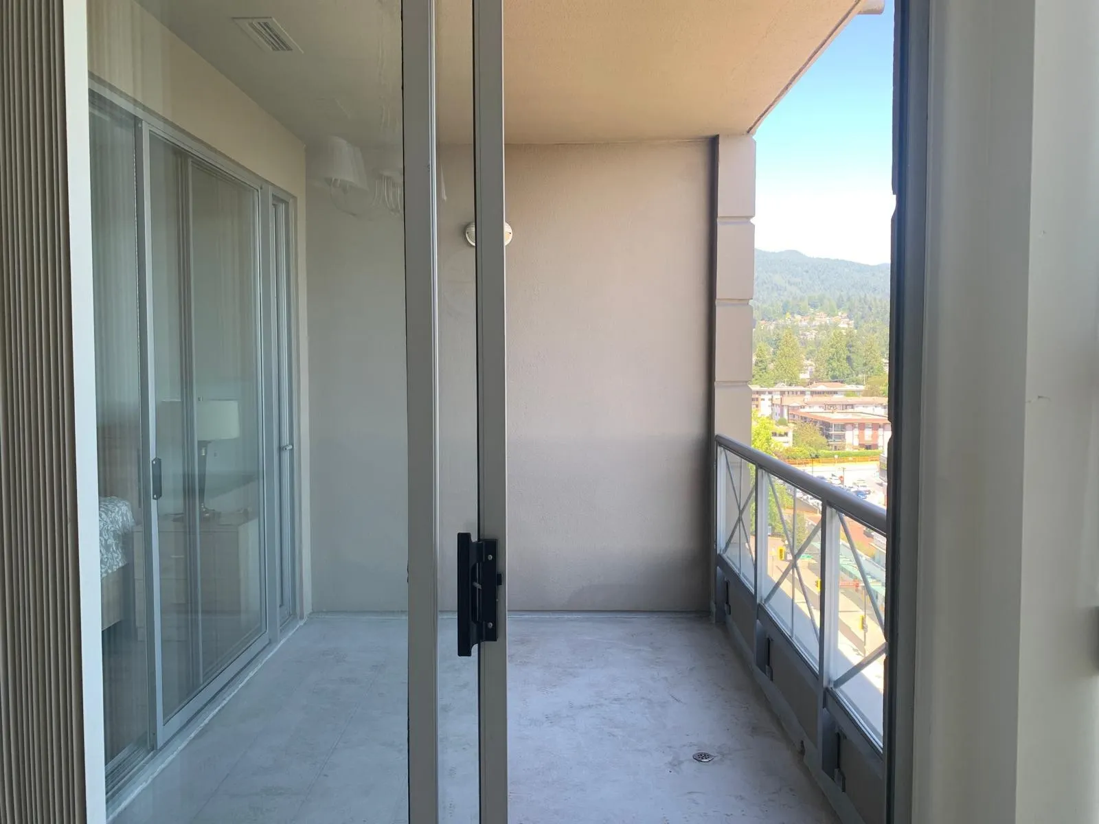 1004 160 E 13th Street