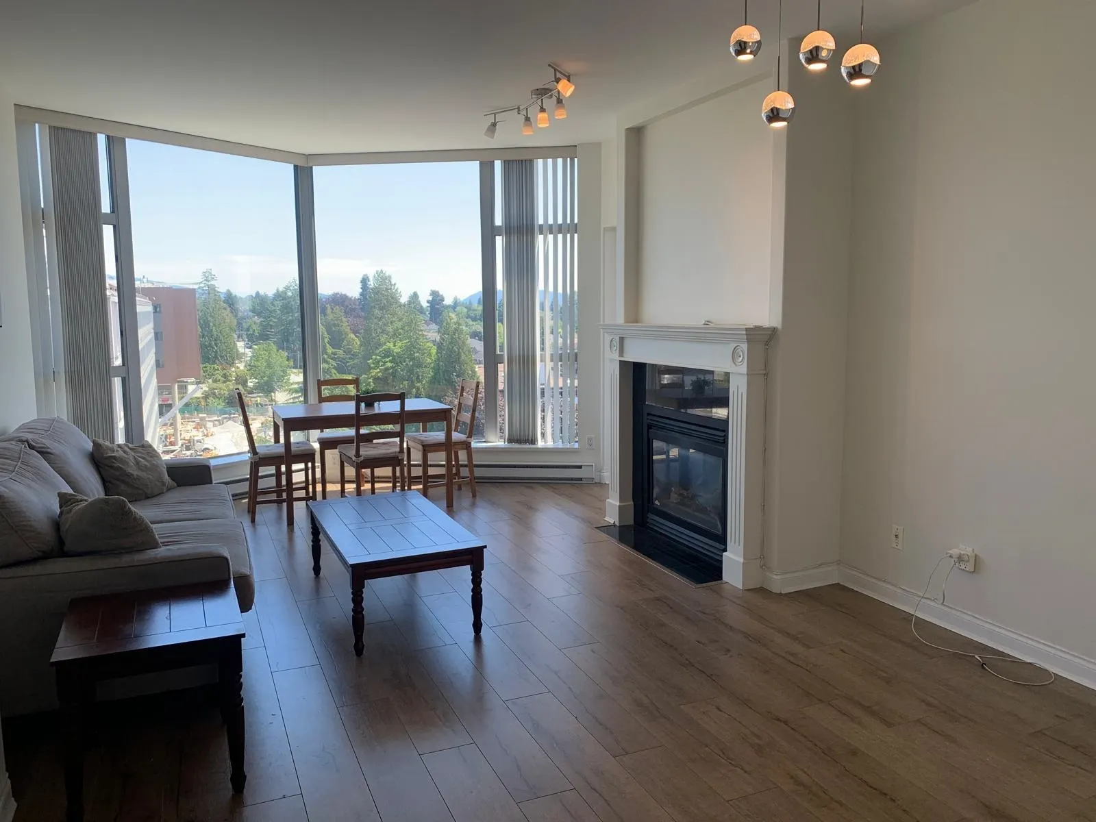 1004 160 E 13th Street