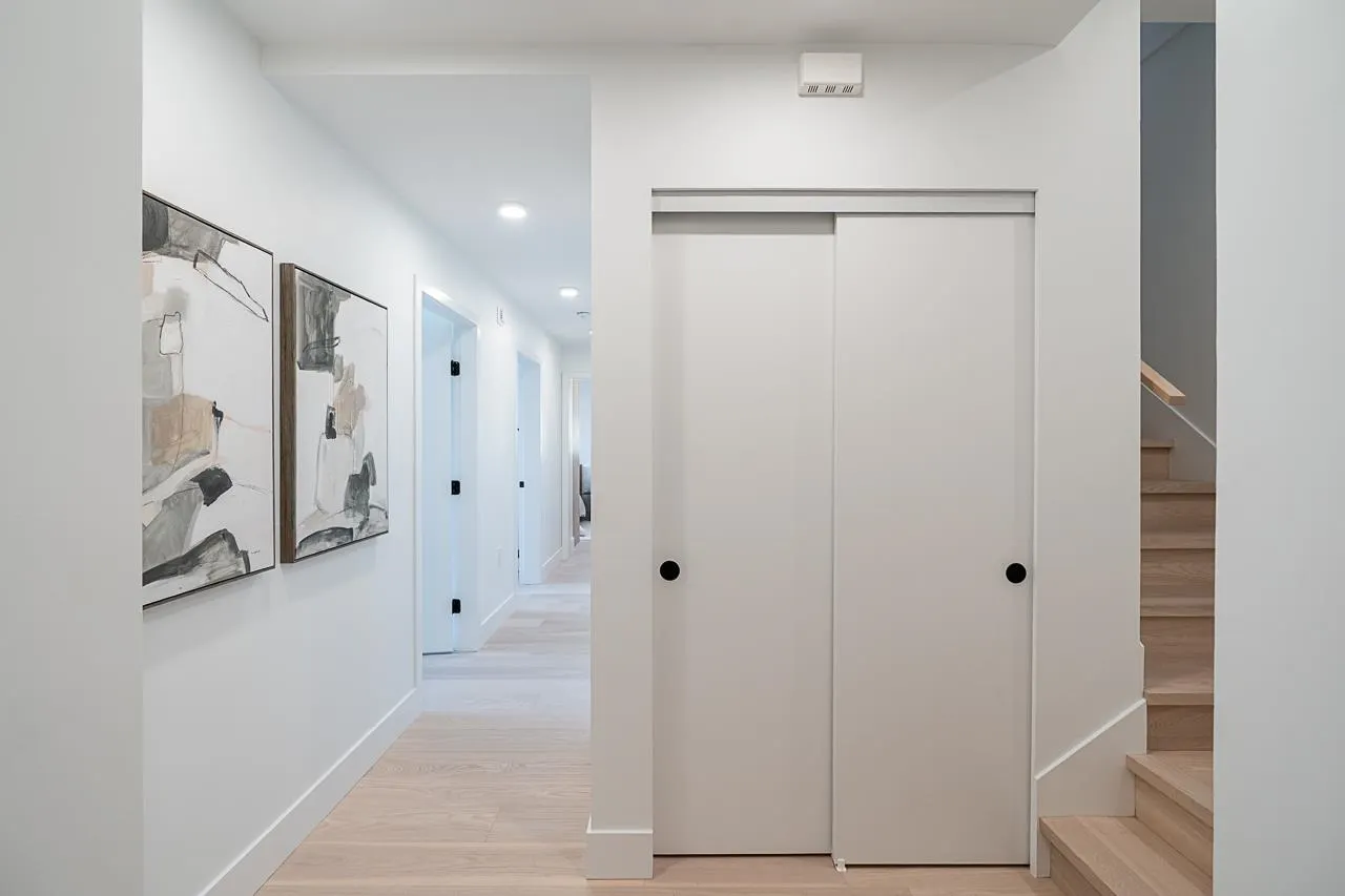 202 539 W 28th Avenue