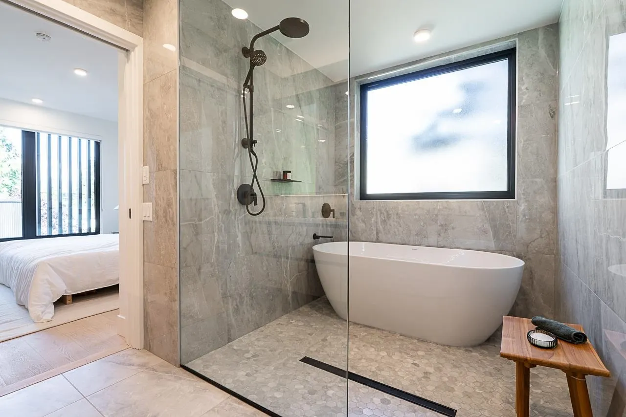 202 539 W 28th Avenue