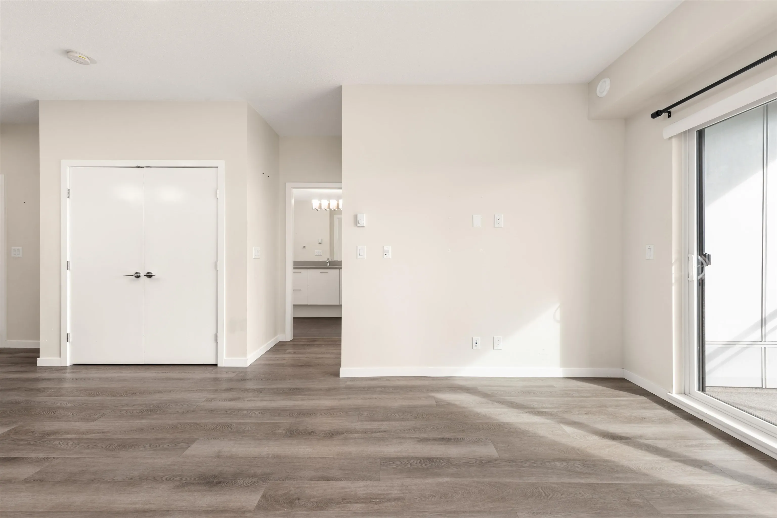 B407 20087 68 Avenue