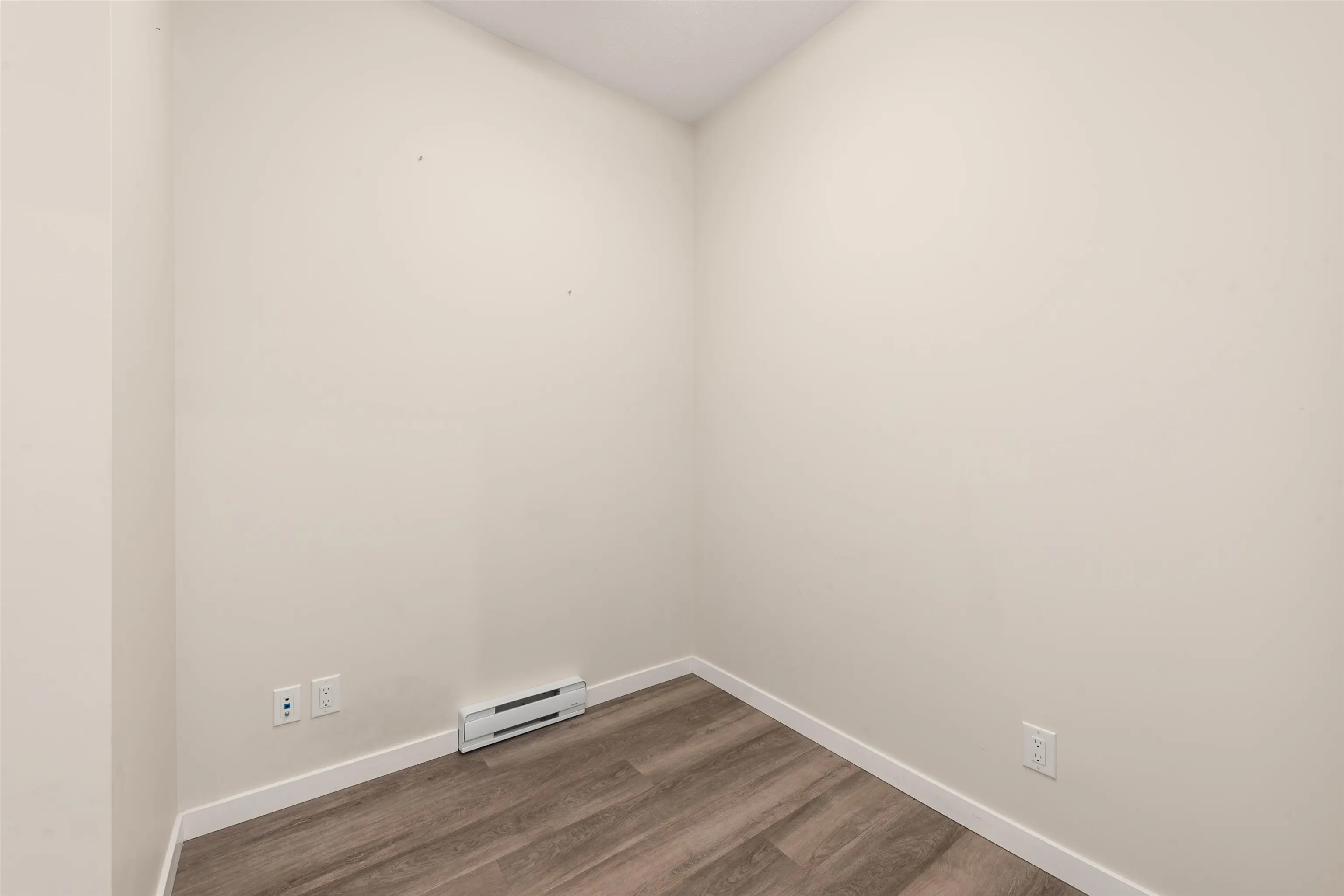 B407 20087 68 Avenue