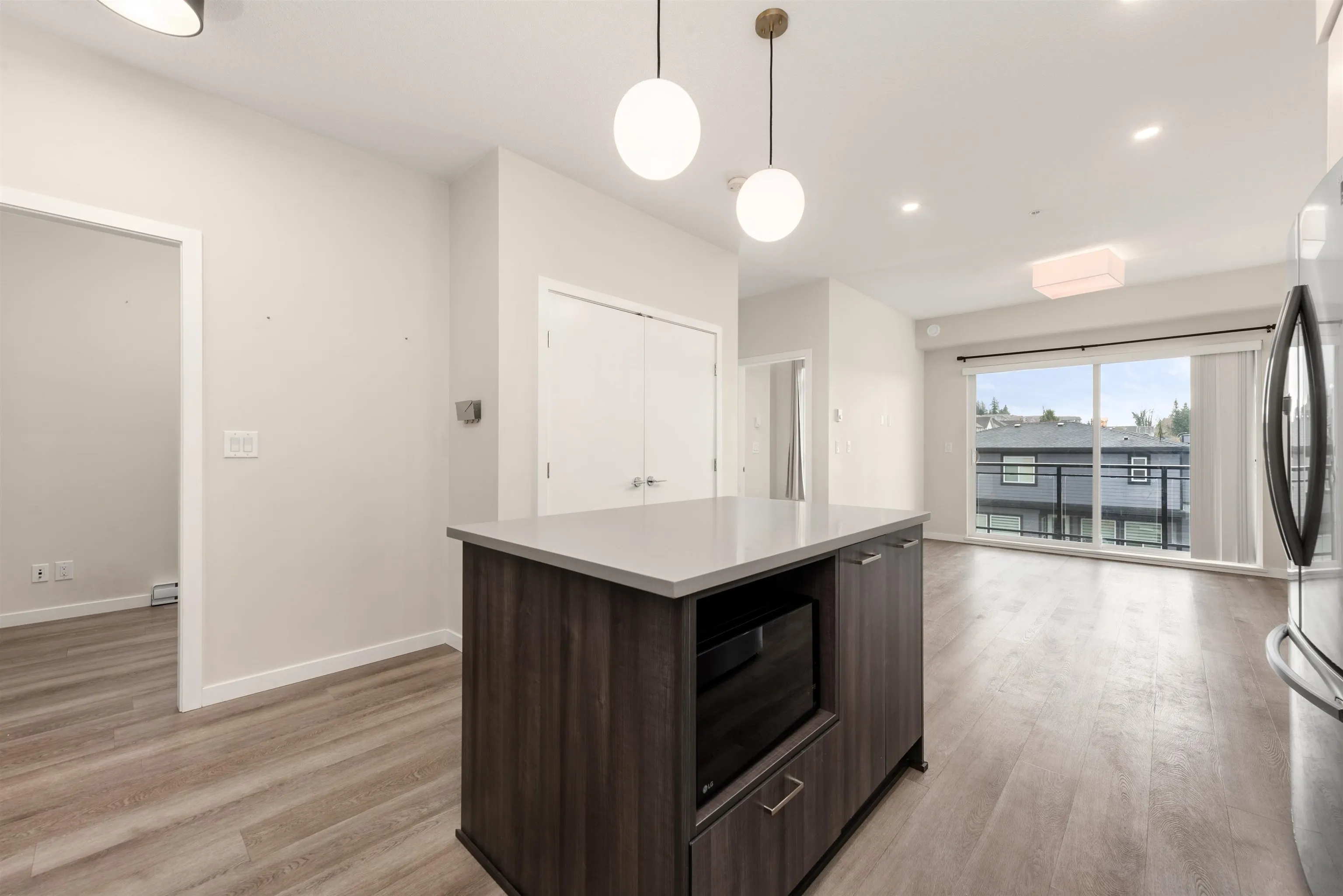 B407 20087 68 Avenue