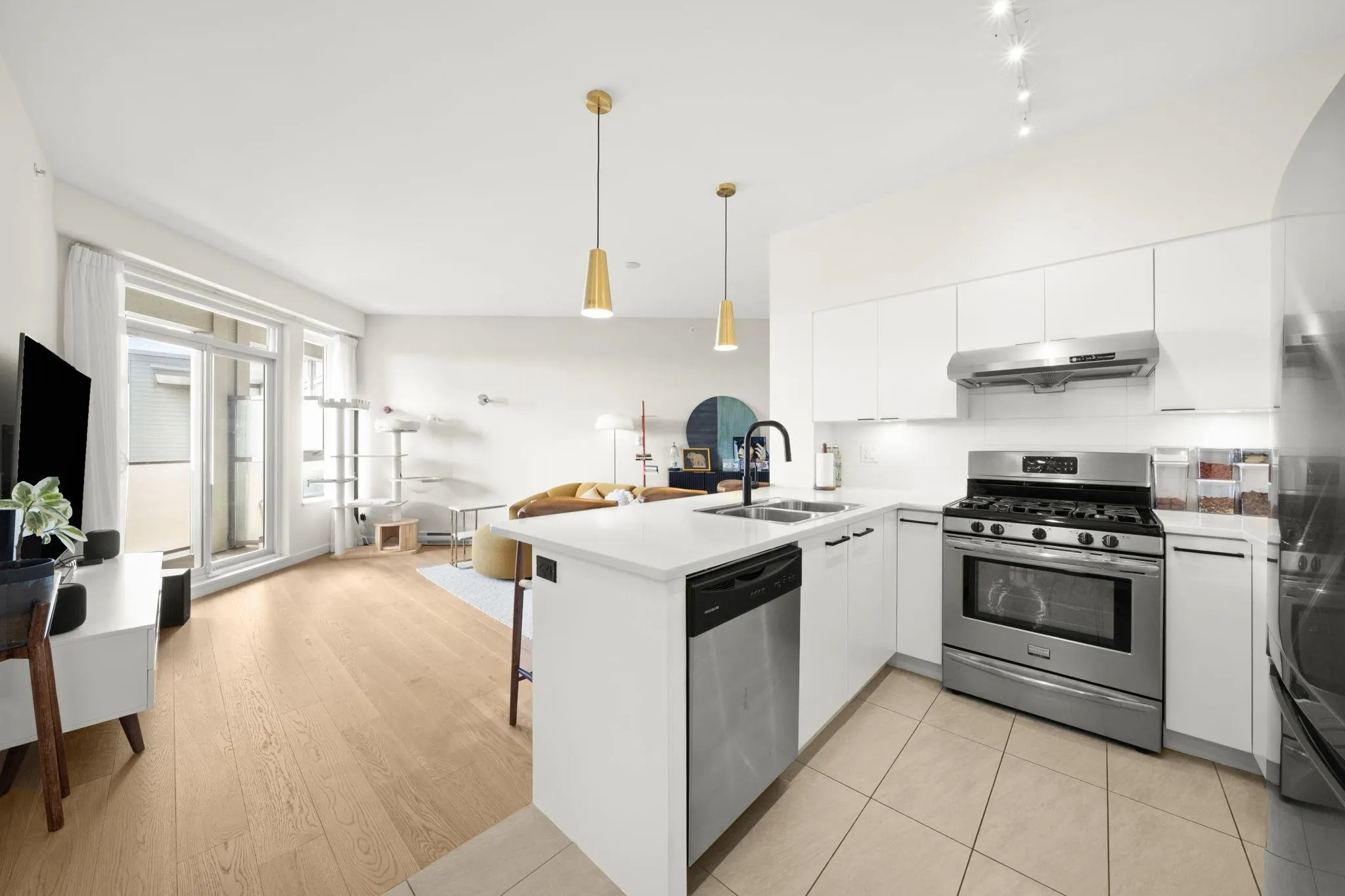 417 10880 No. 5 Road