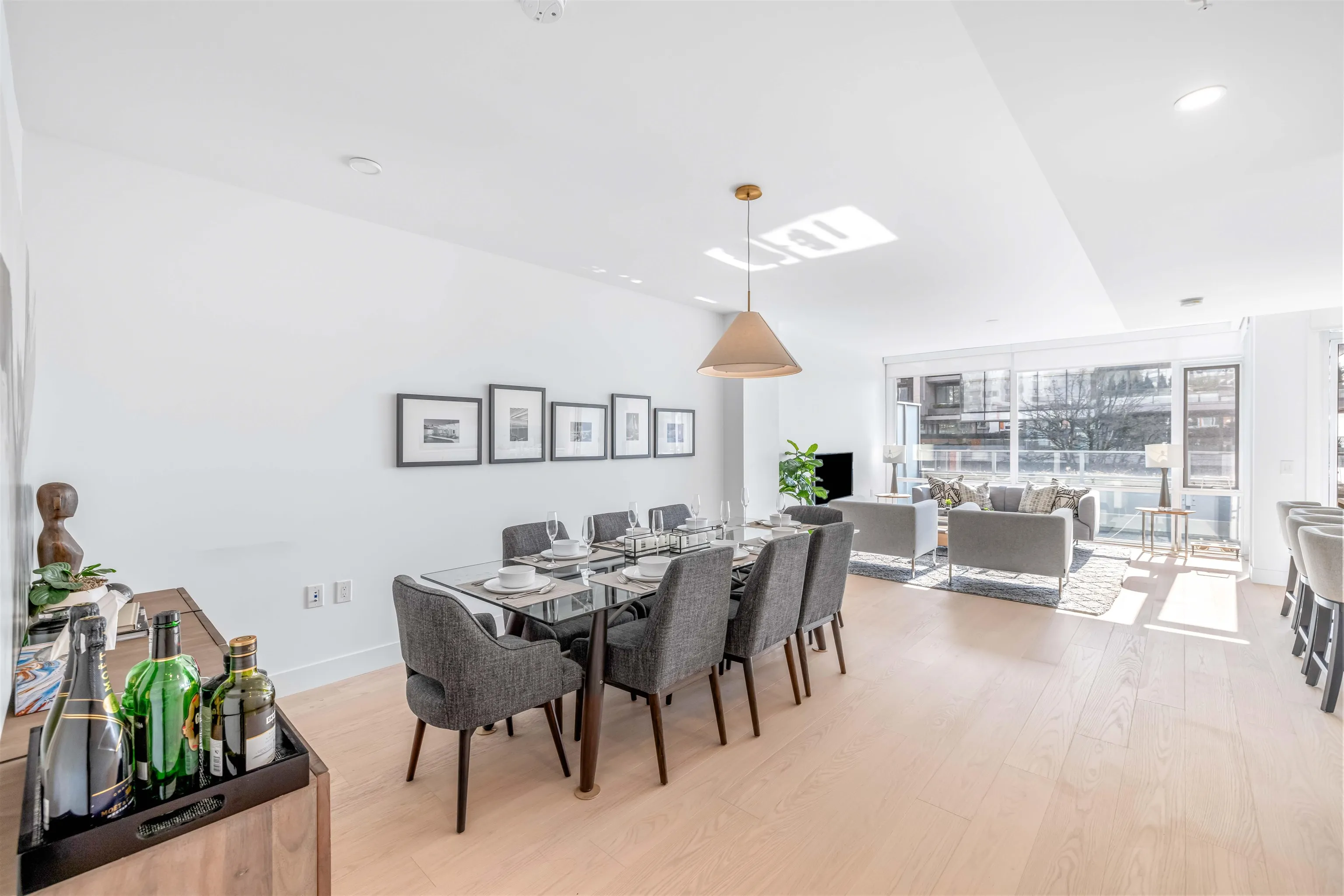 206 1331 Marine Drive