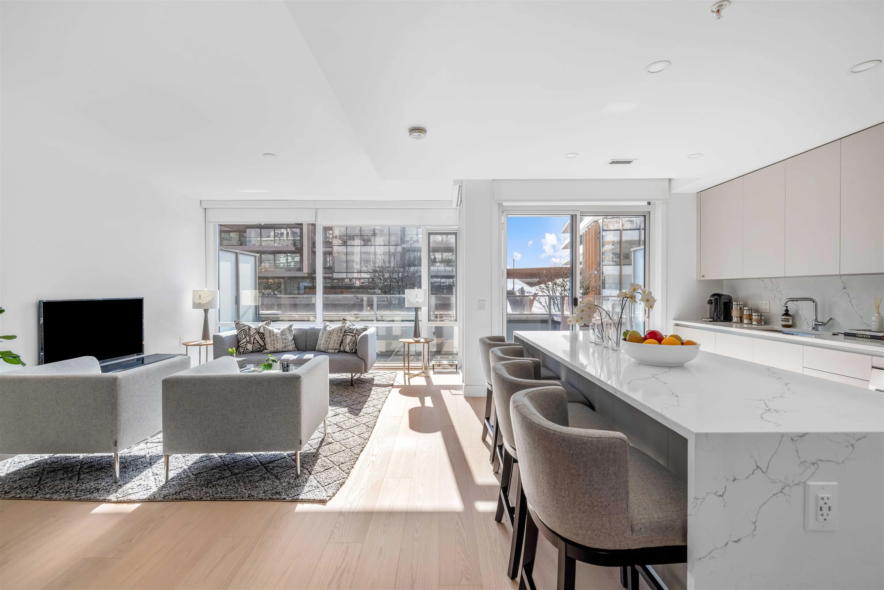 206 1331 Marine Drive