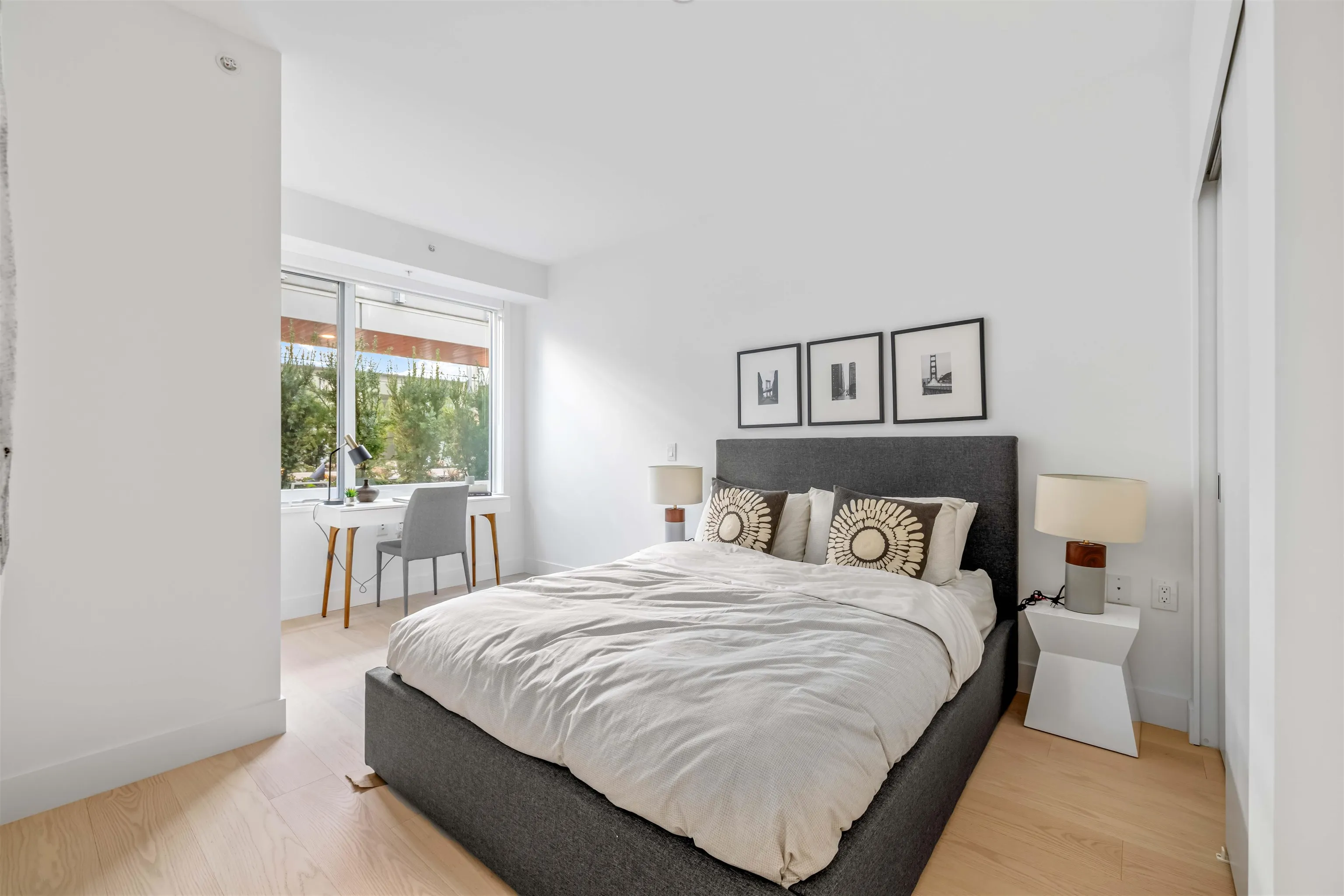 206 1331 Marine Drive