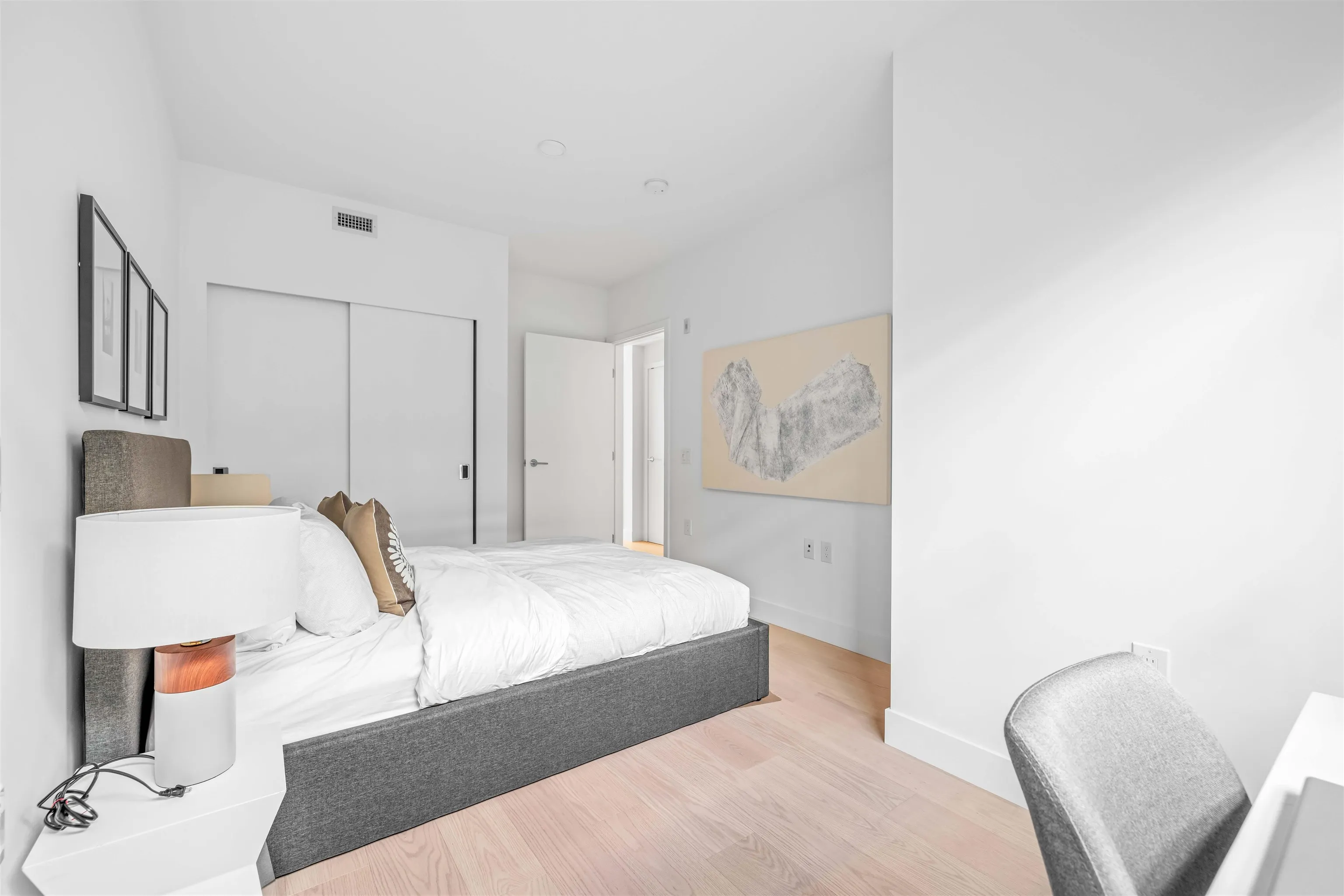 206 1331 Marine Drive