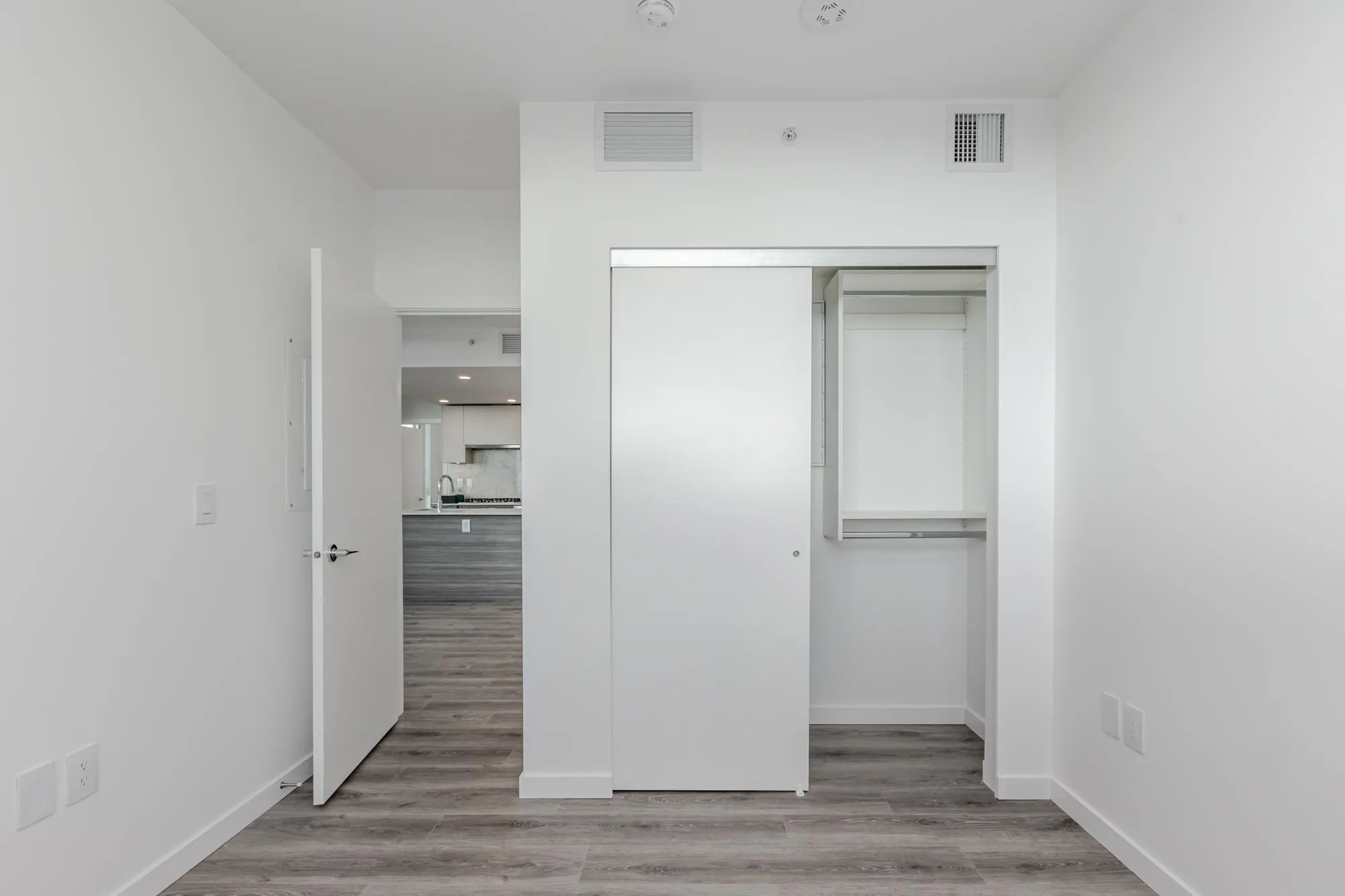 2604 10333 133 Street