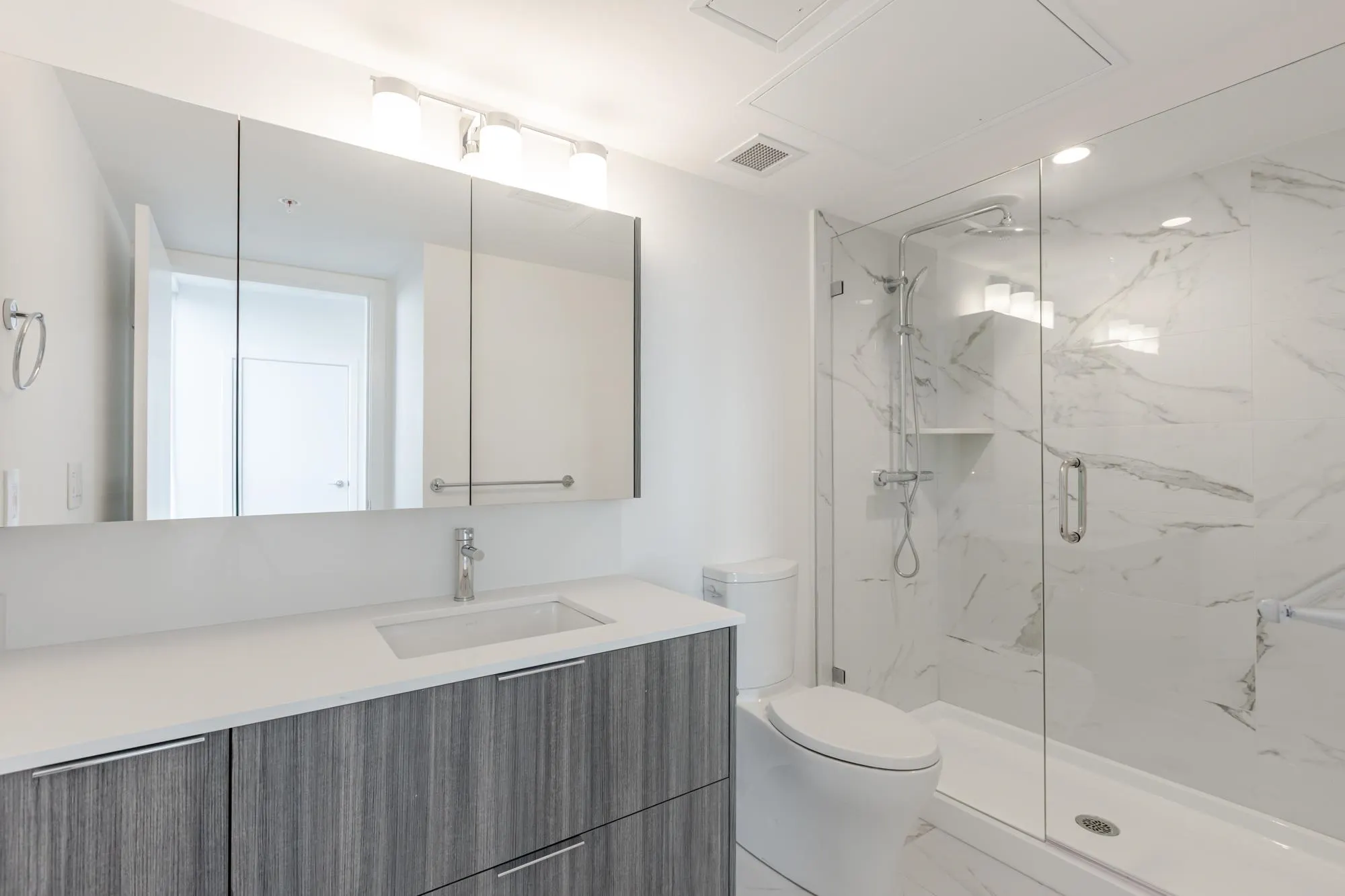 2604 10333 133 Street