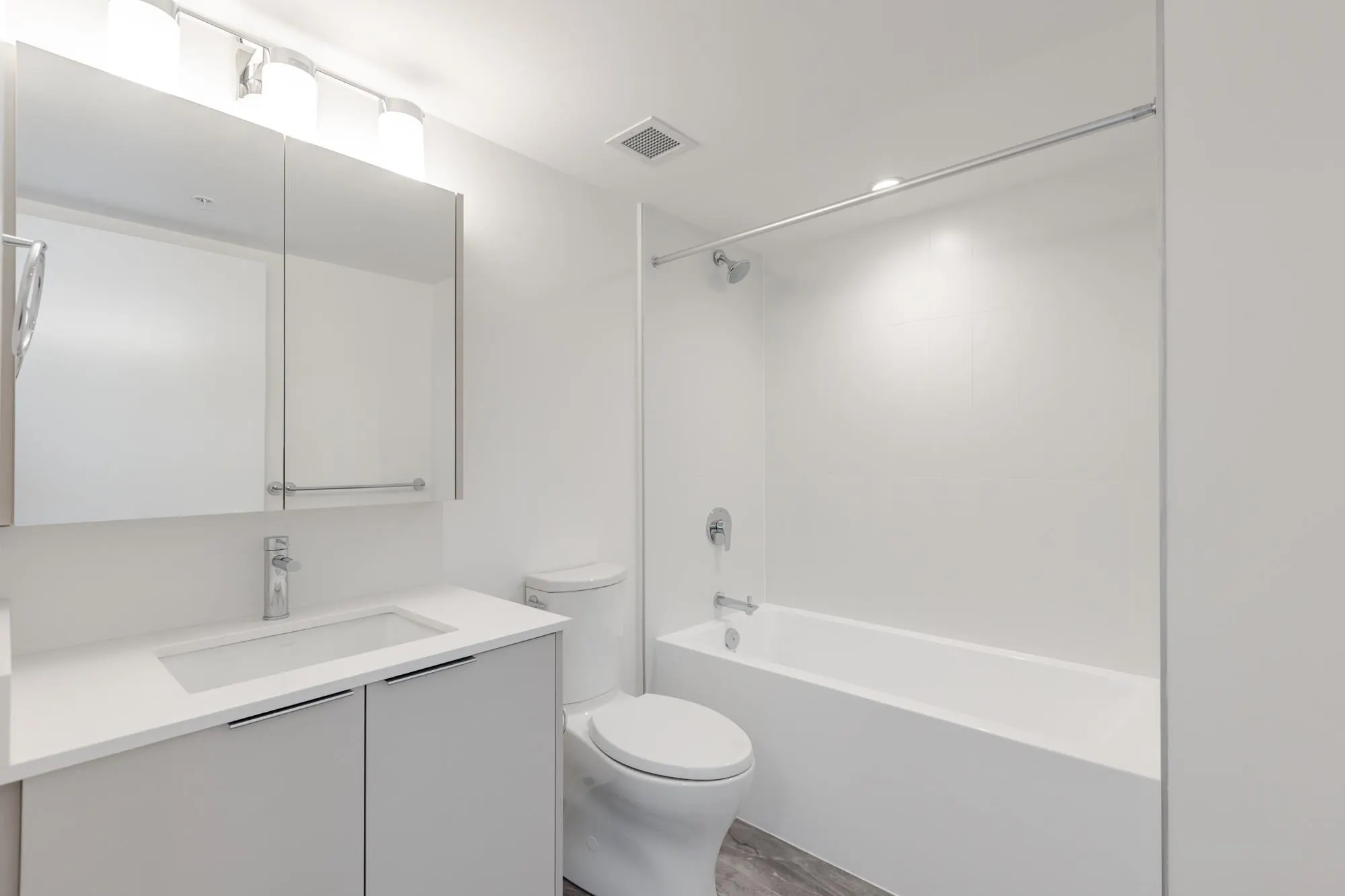 2604 10333 133 Street