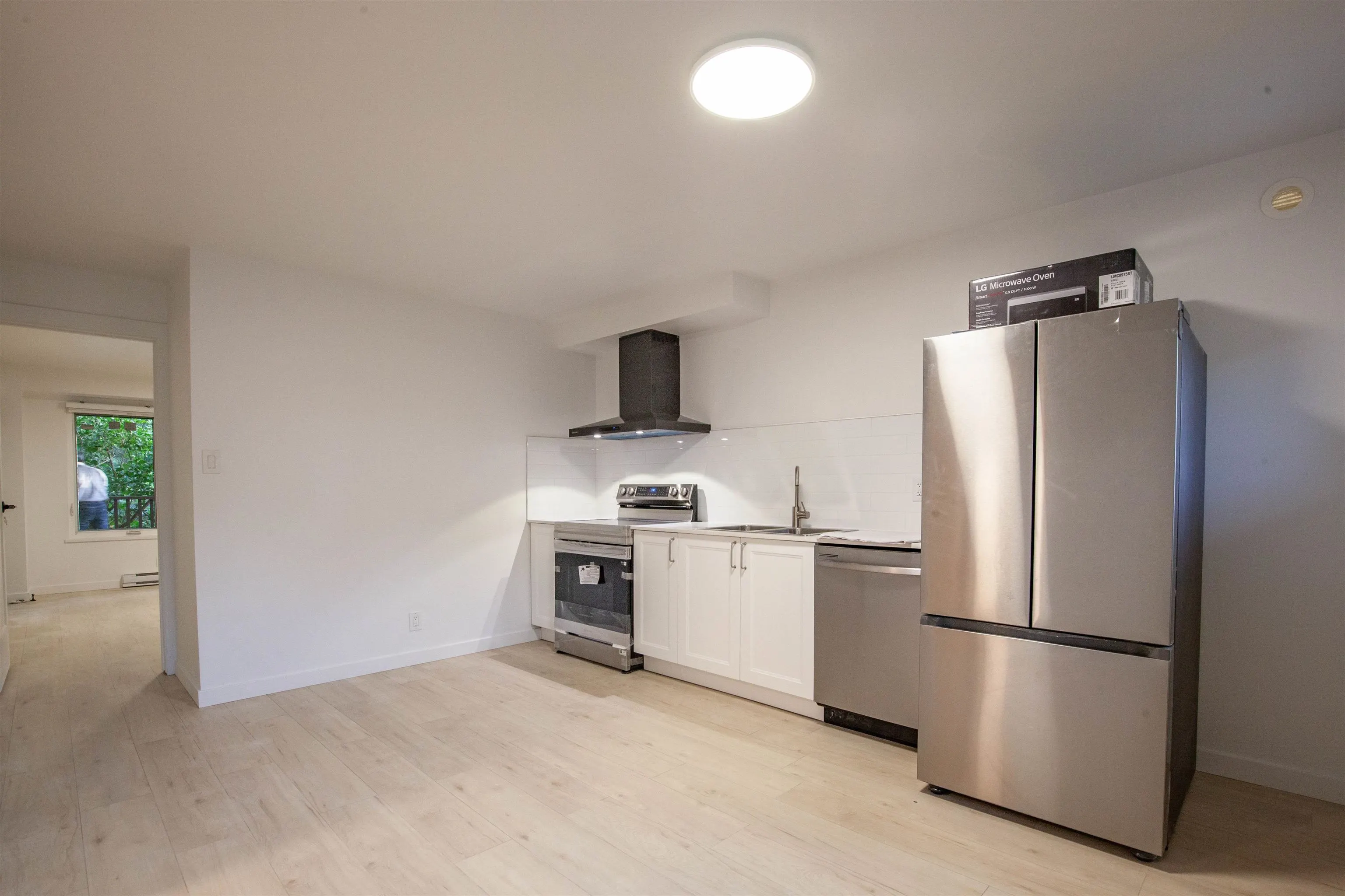 Ground-level 3340 Garibaldi Drive