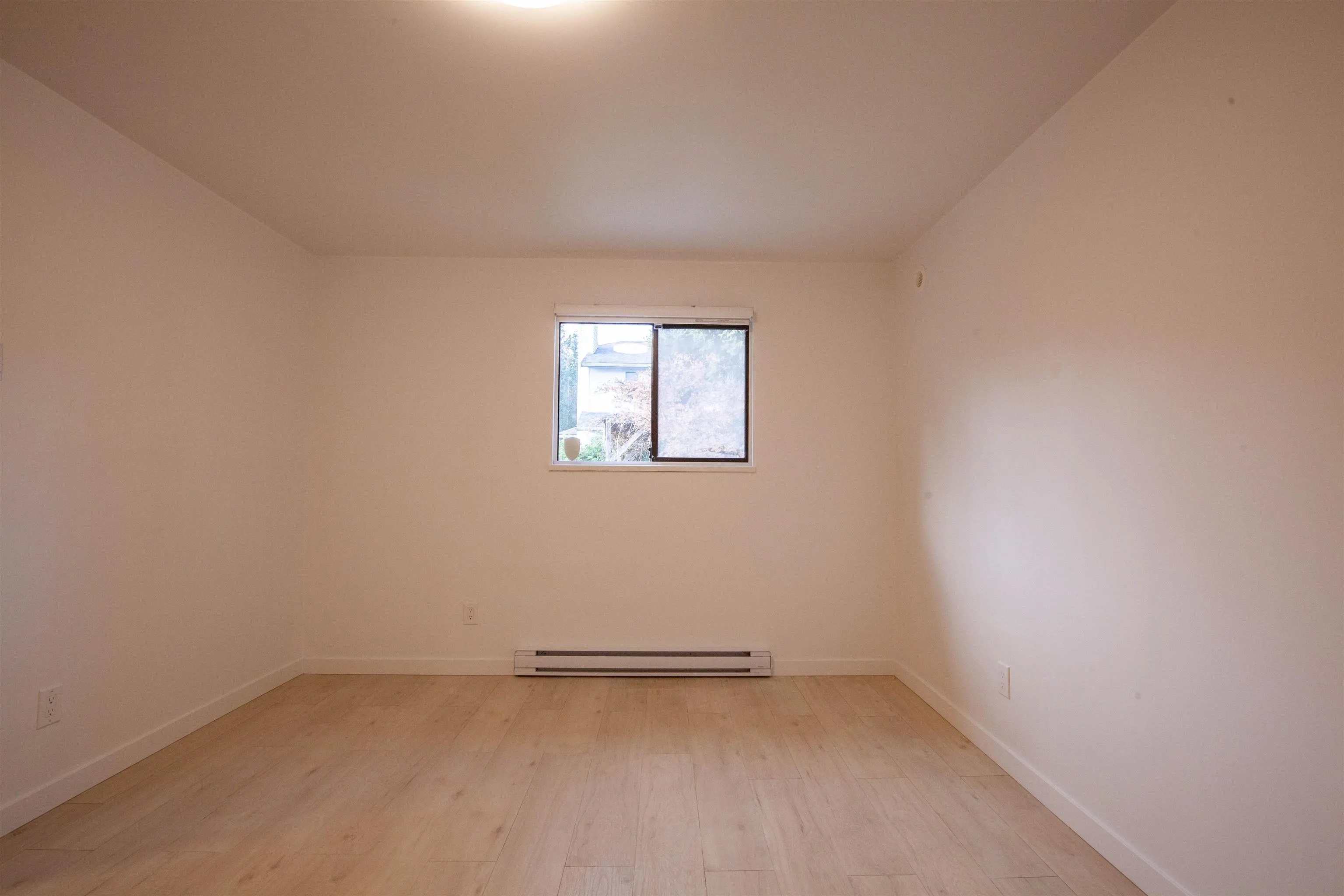 Ground-level 3340 Garibaldi Drive