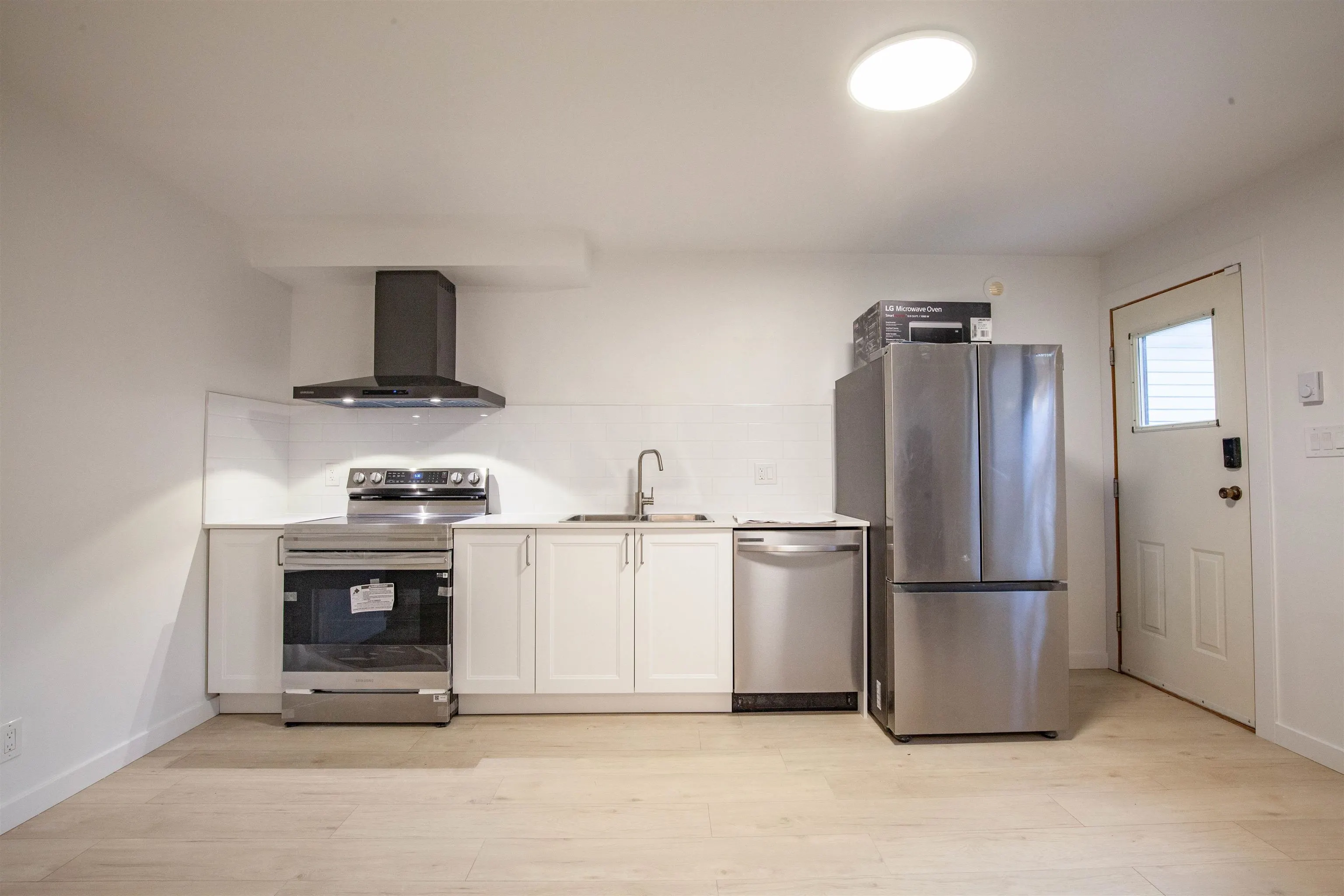 Ground-level 3340 Garibaldi Drive