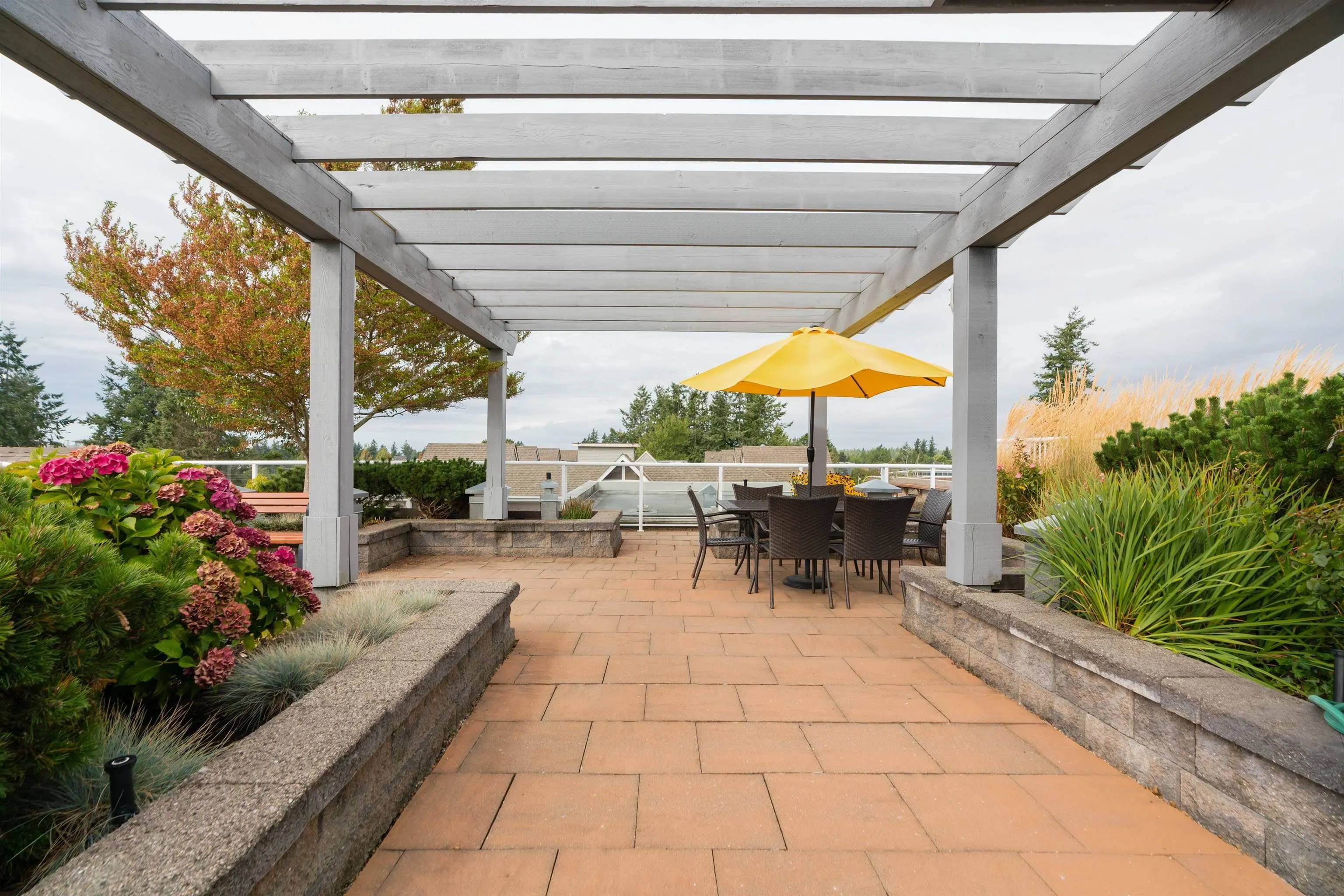 101 15299 17a Avenue