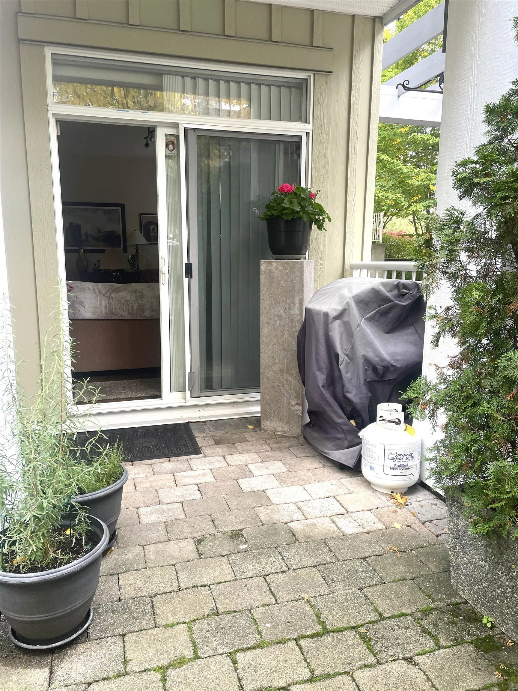 101 15299 17a Avenue