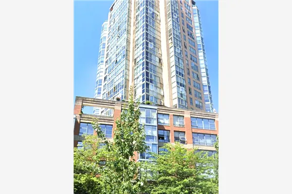 40 1200 Pacific Boulevard