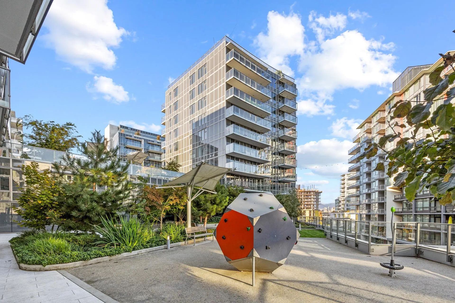 382 8608 Hazelbridge Way