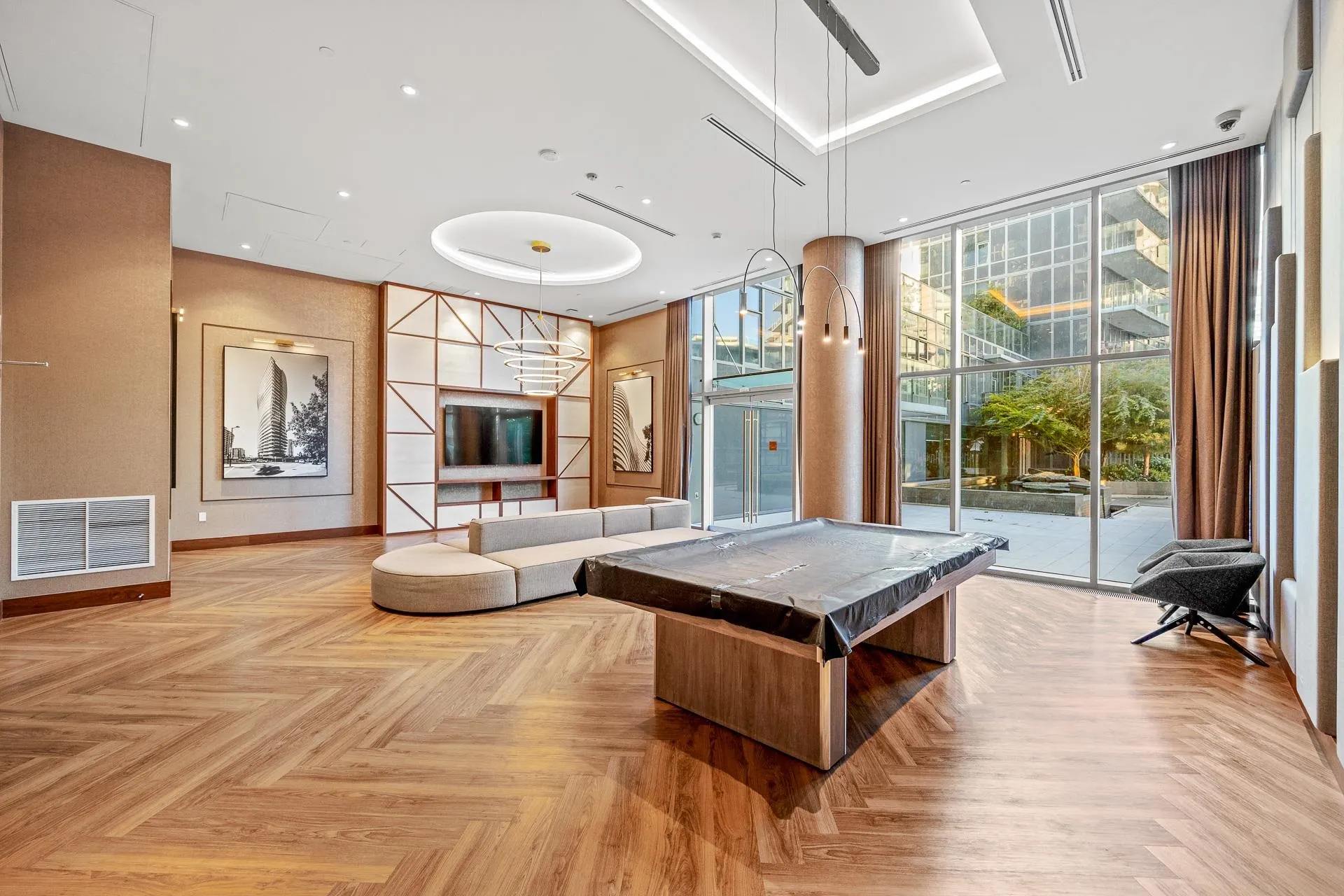 382 8608 Hazelbridge Way