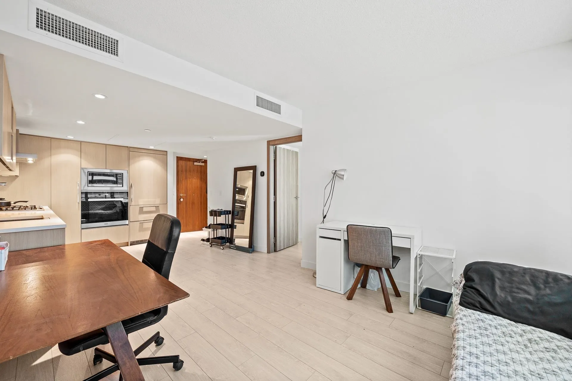 382 8608 Hazelbridge Way