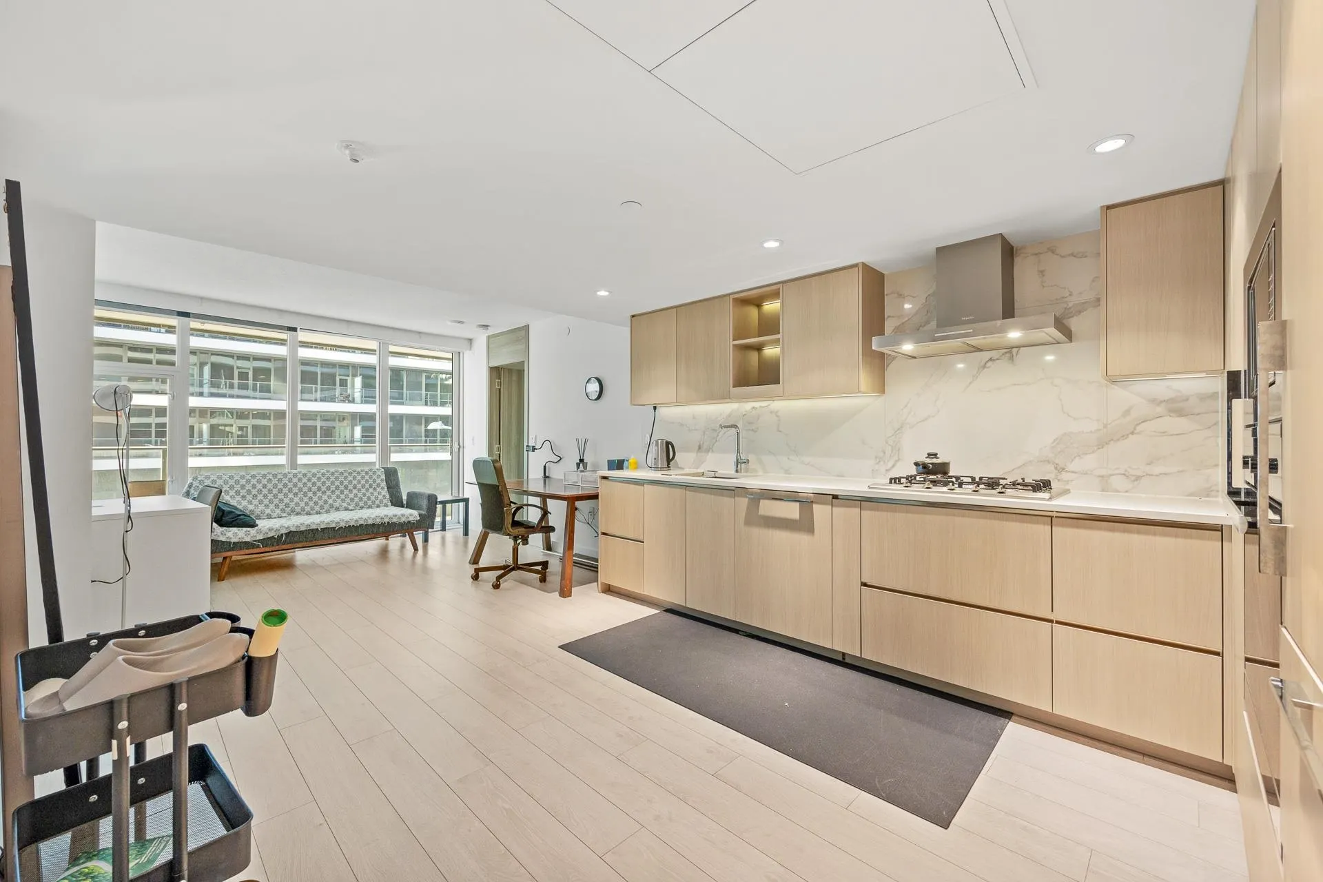 382 8608 Hazelbridge Way