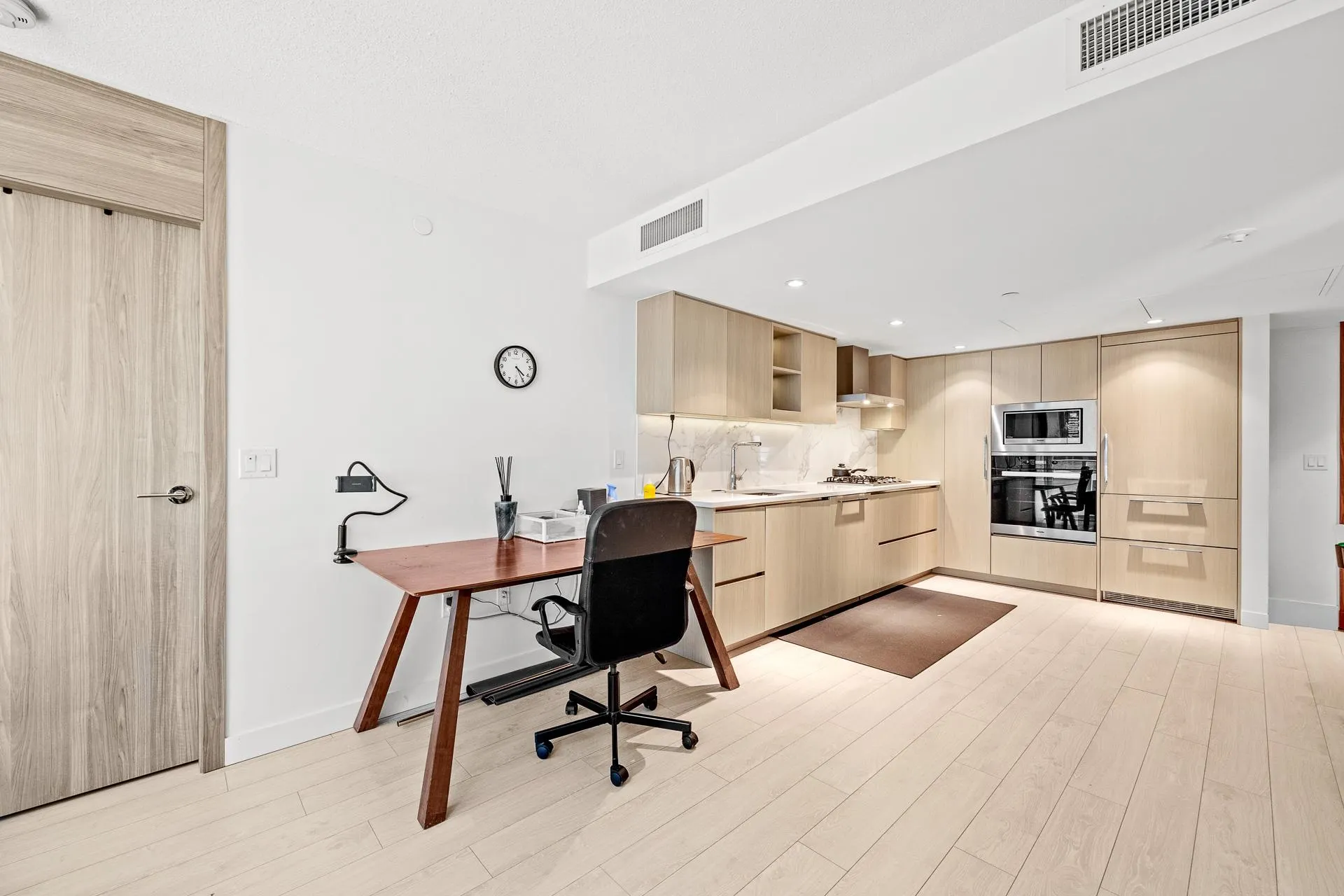 382 8608 Hazelbridge Way