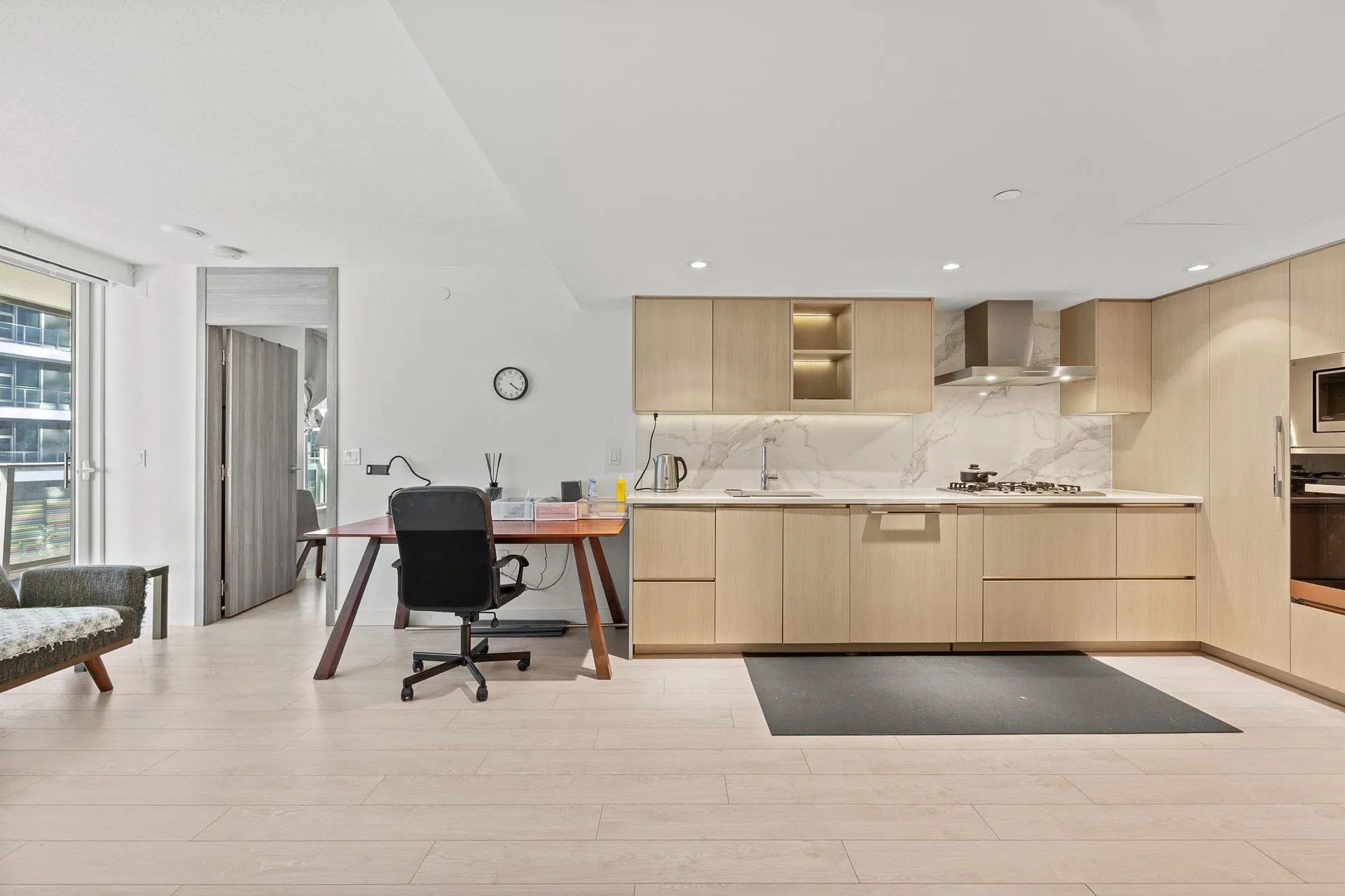 382 8608 Hazelbridge Way