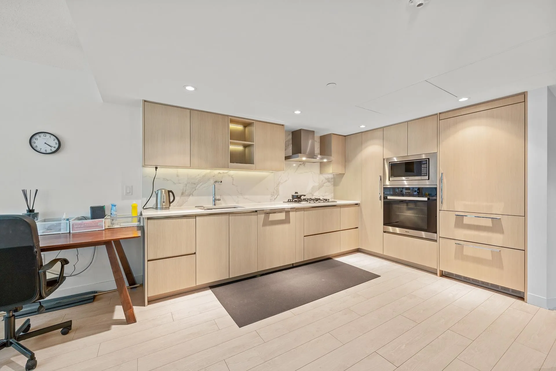 382 8608 Hazelbridge Way