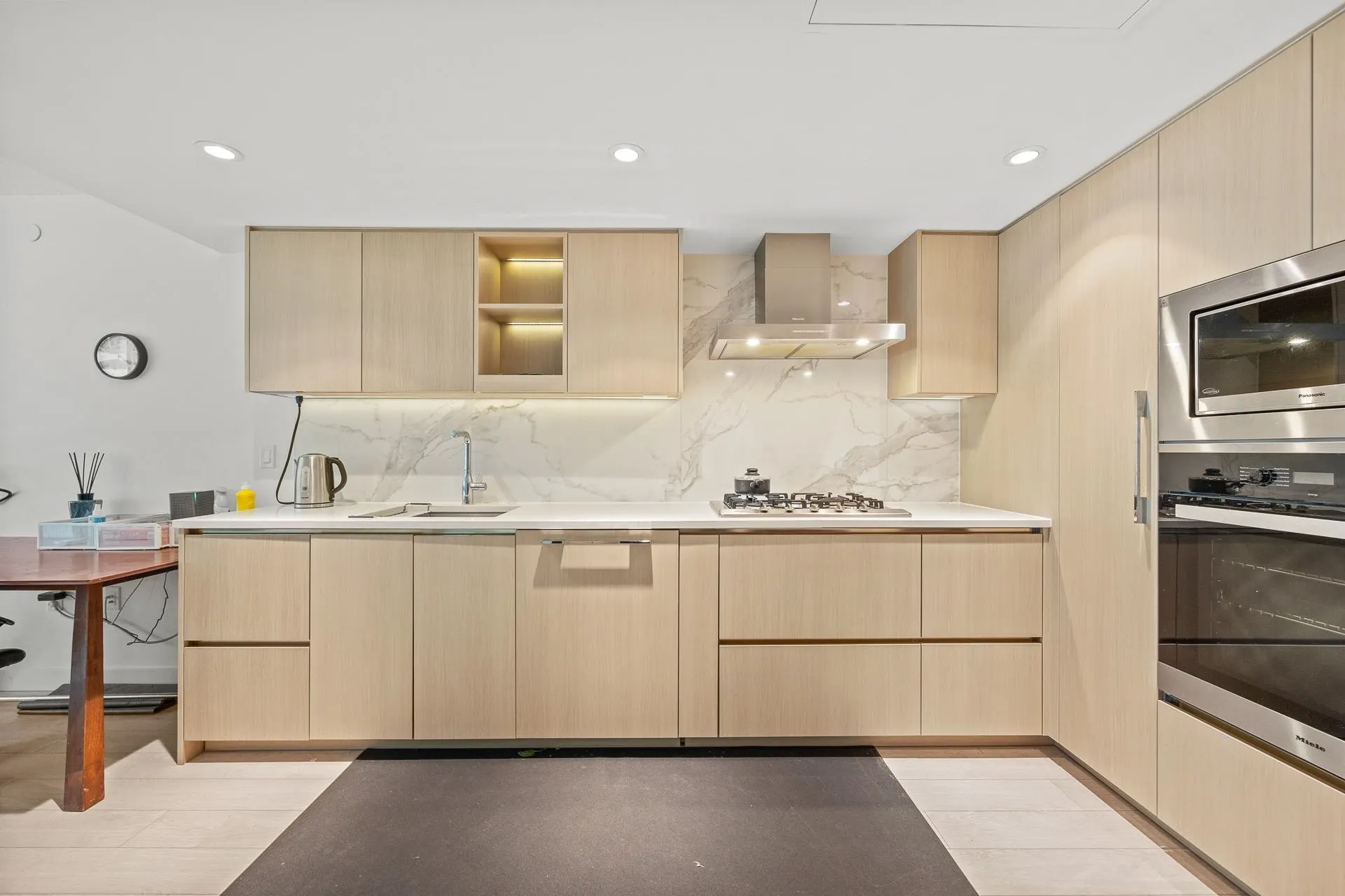 382 8608 Hazelbridge Way