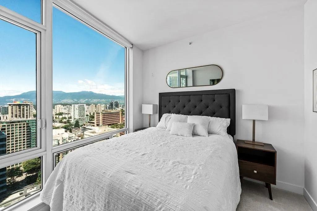 3201 1283 Howe Street