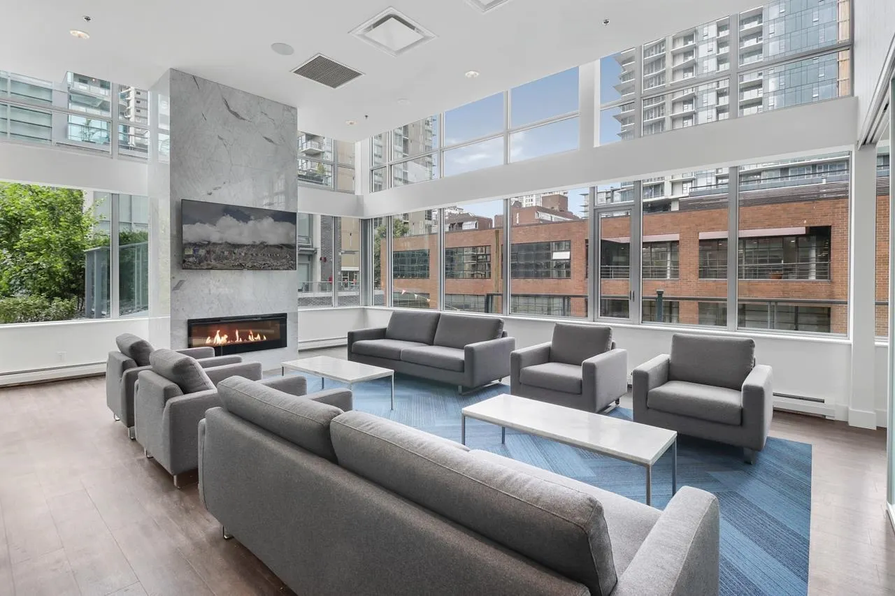 3201 1283 Howe Street