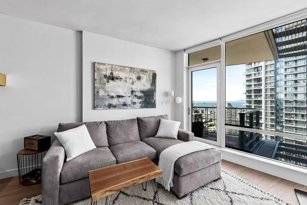 3201 1283 Howe Street