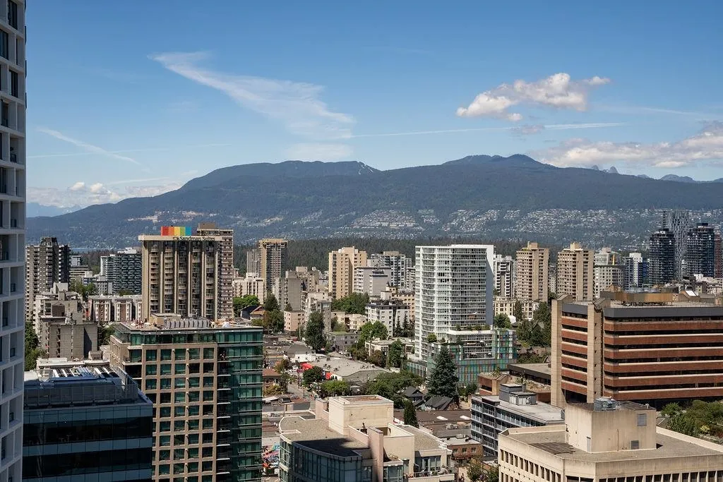 3201 1283 Howe Street